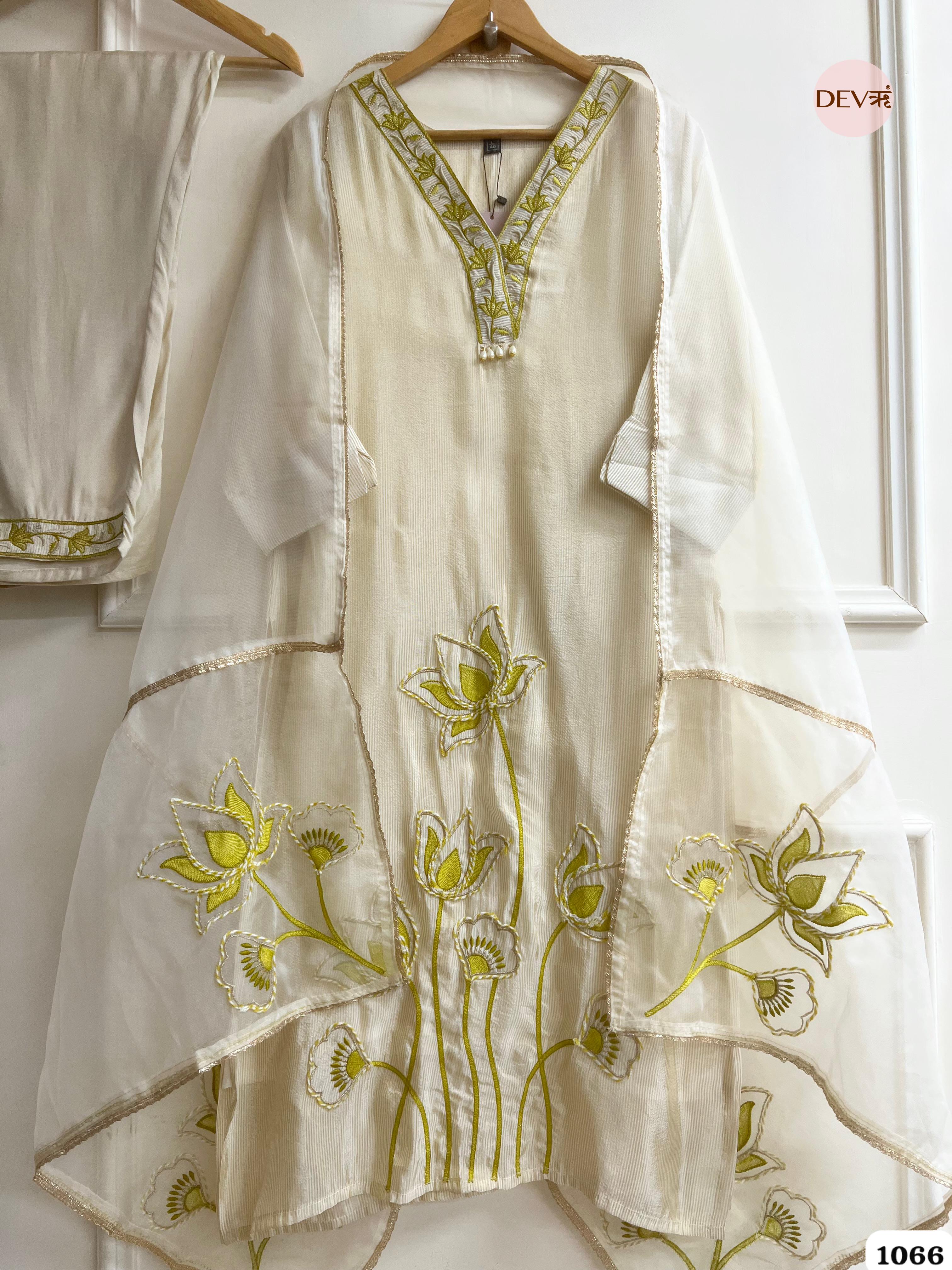 Aaryaa Tissue Silk Hand-Embroidered 3-Piece Set (Devri – D.No 1066)