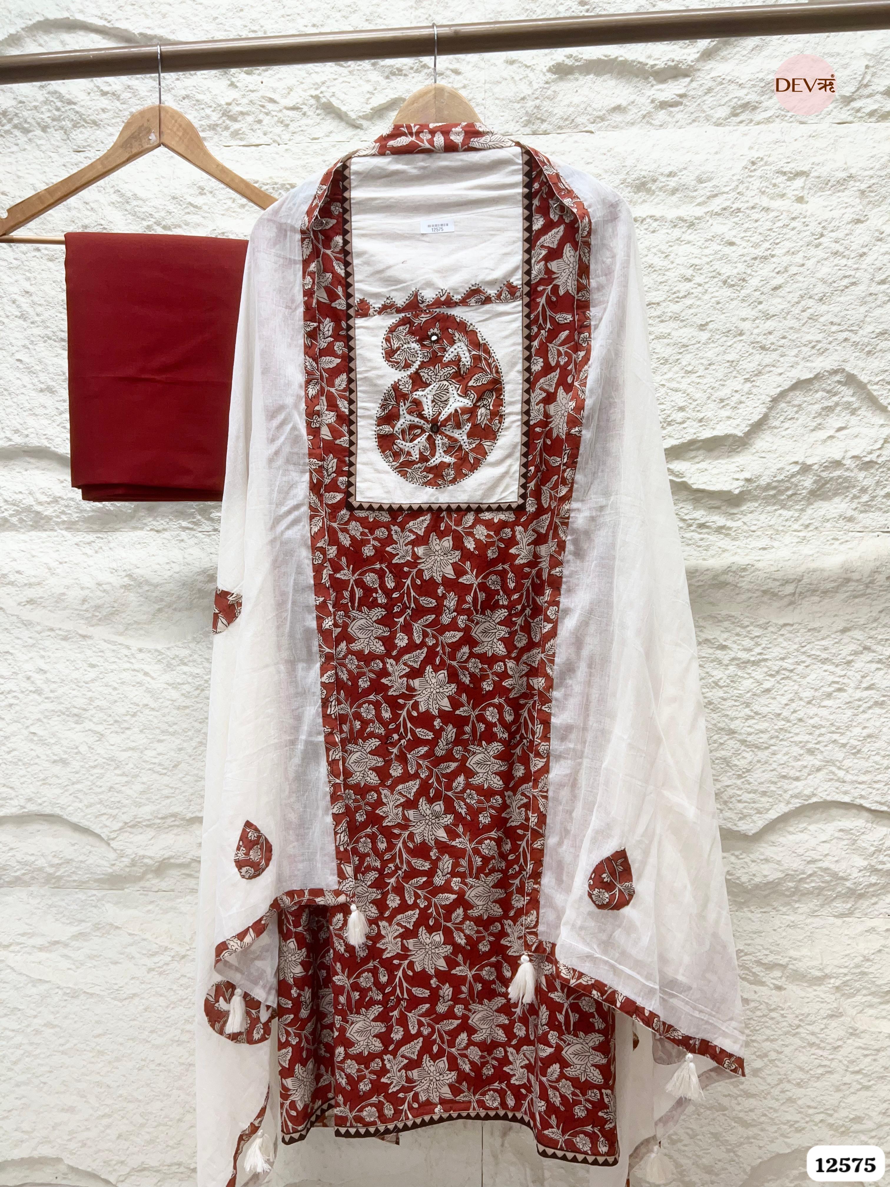 Maroon Cotton Floral Print Unstitched 3-Piece Suit (Devri – D.No 12575)