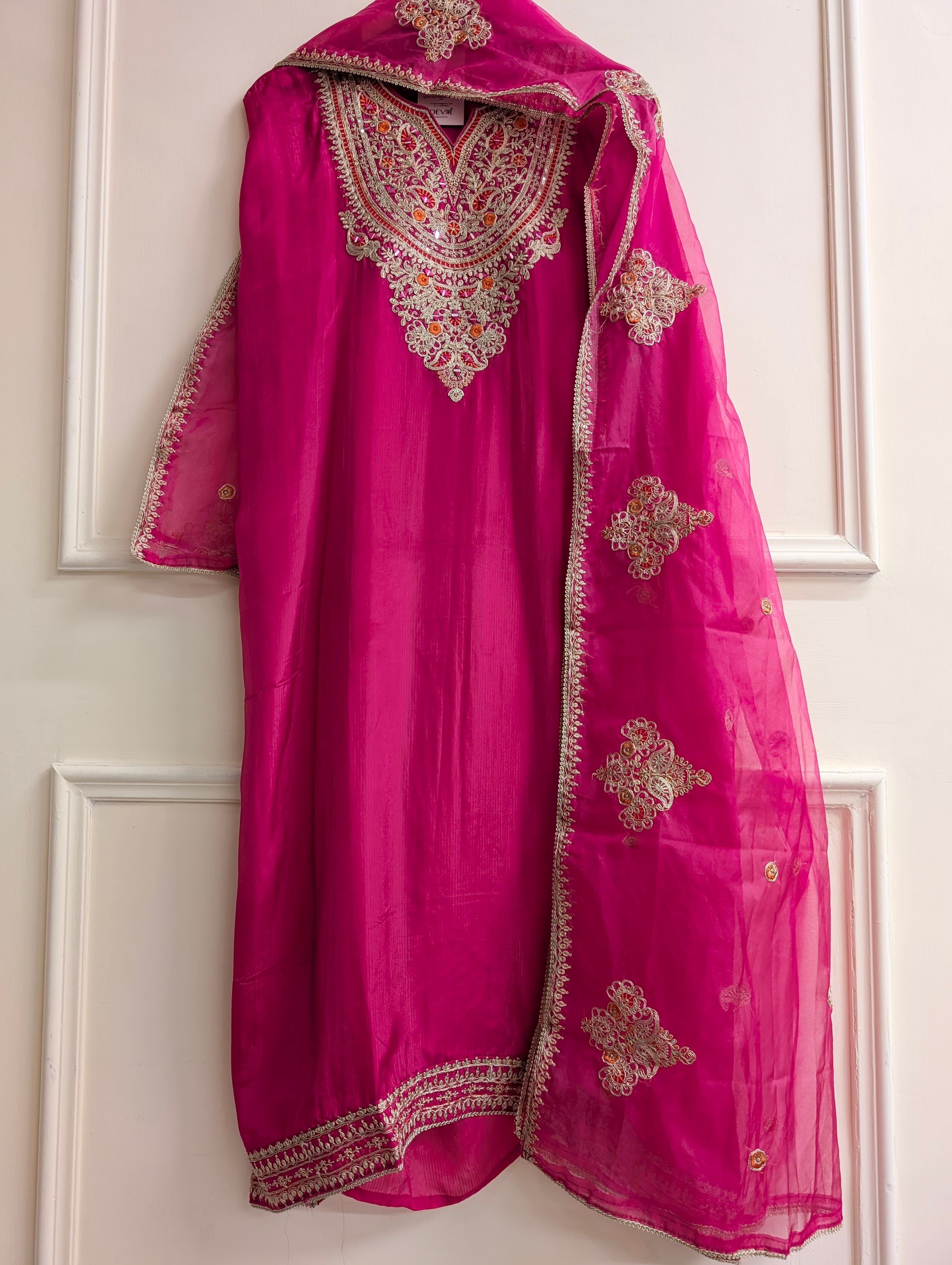 Pink Tissue Organza Silk Embroidered Unstitched 3-Piece Suit (Devri – D.No 13808)