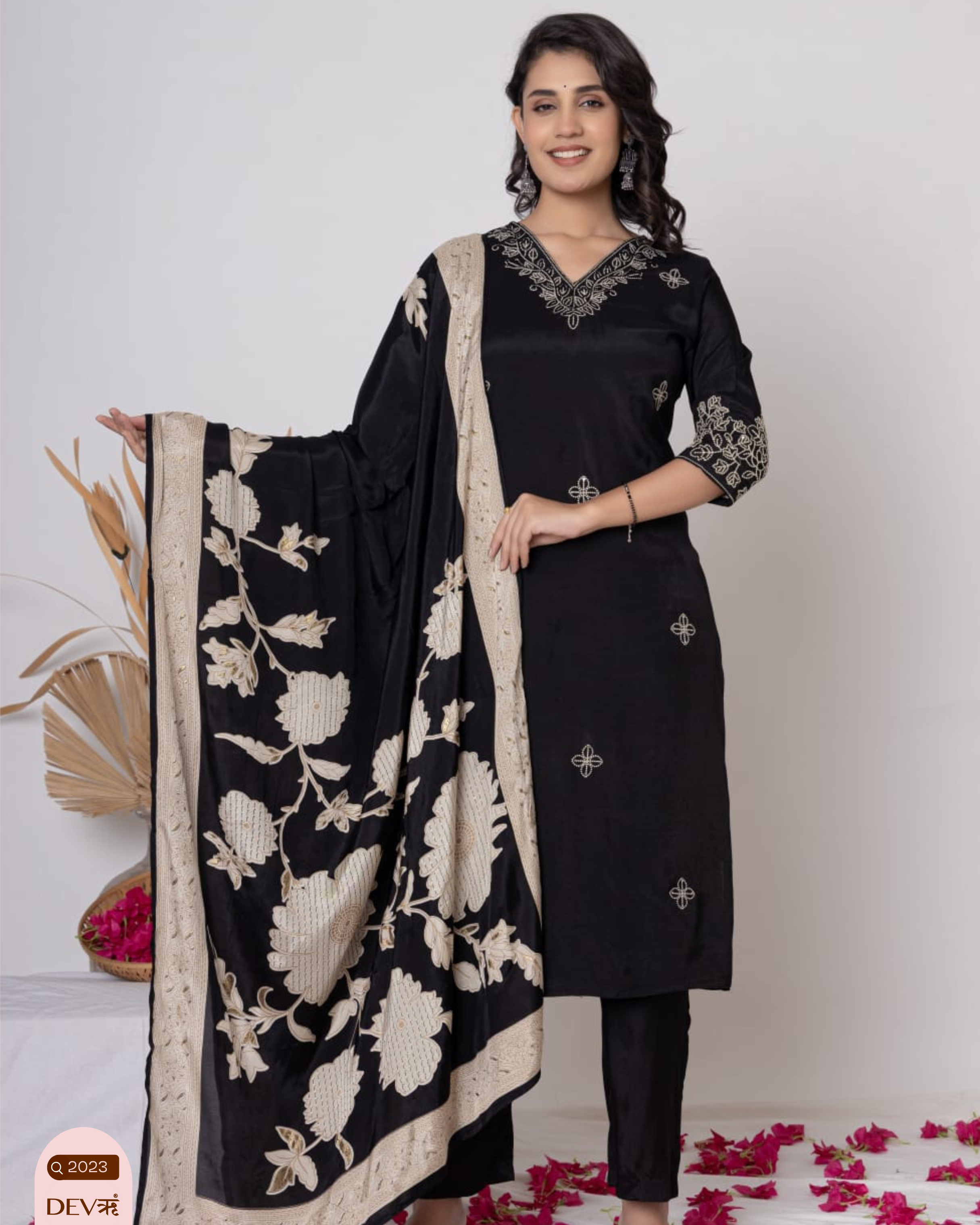 Black Embroidered Muslin 3-Piece Set - {2023/M}