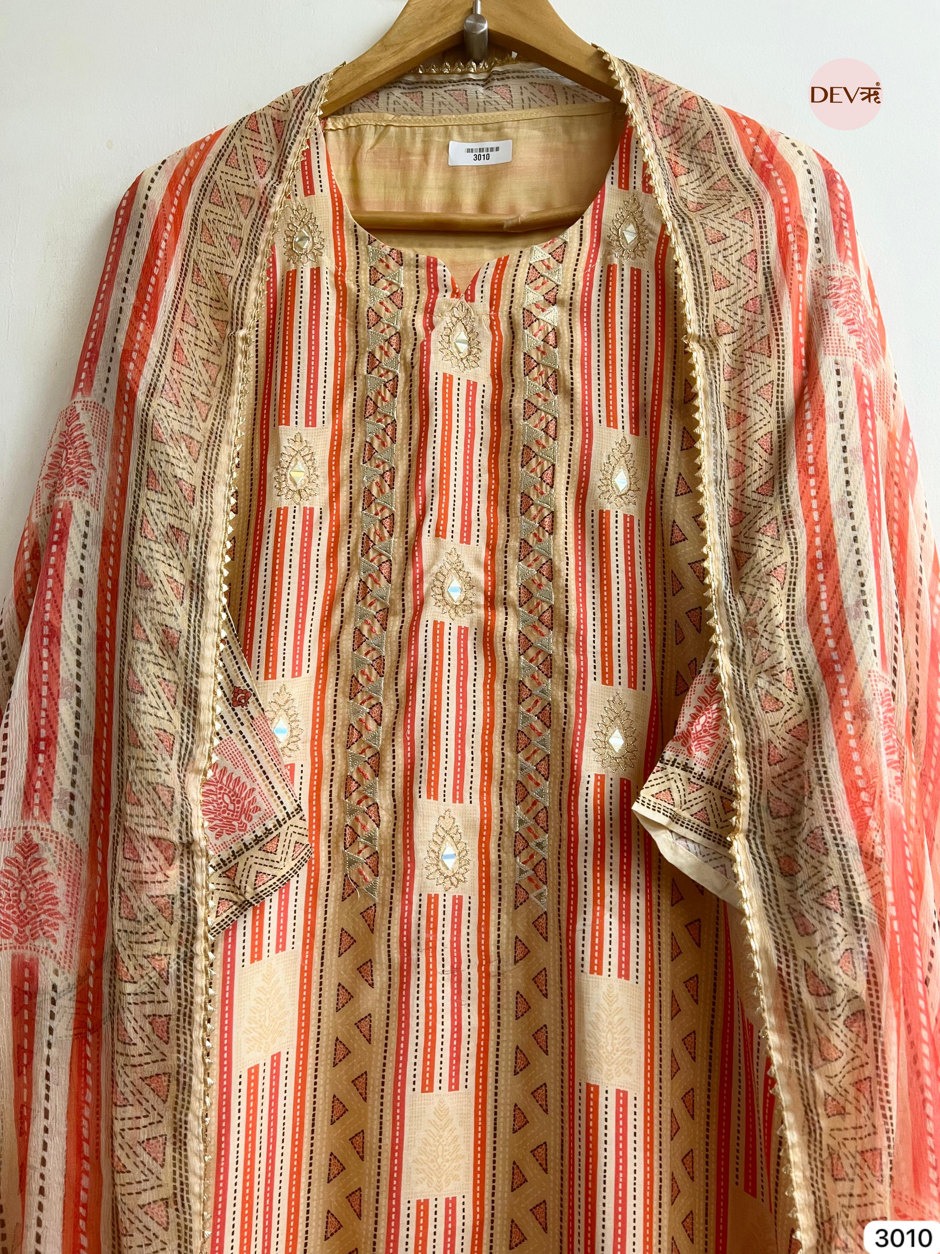 Peach Muslin Printed Unstitched 3-Piece Suit (Devri – D.No 3010)
