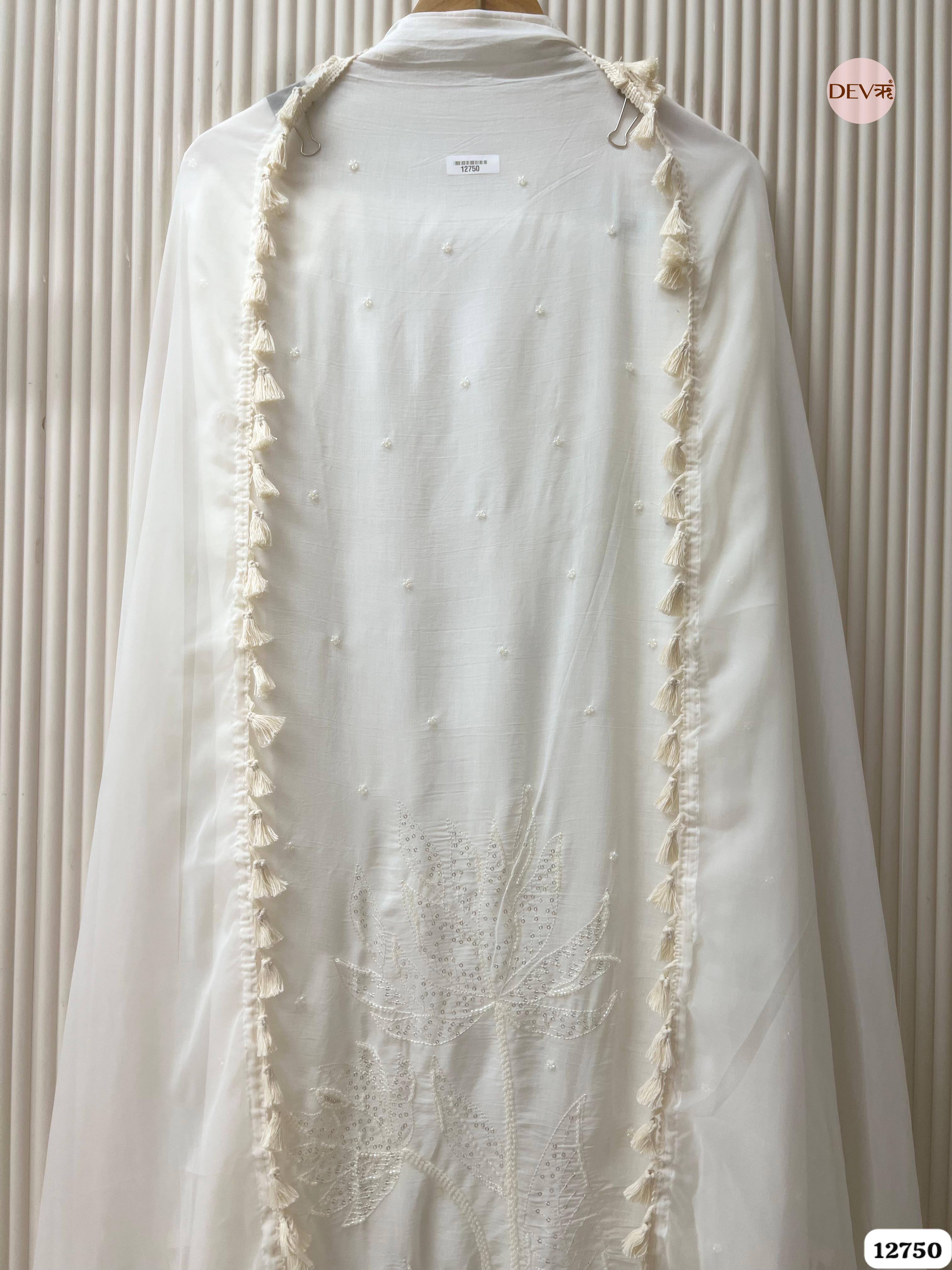 White Mul Cotton Embroidered Unstitched 3-Piece Suit (Devri – D.No 12750)