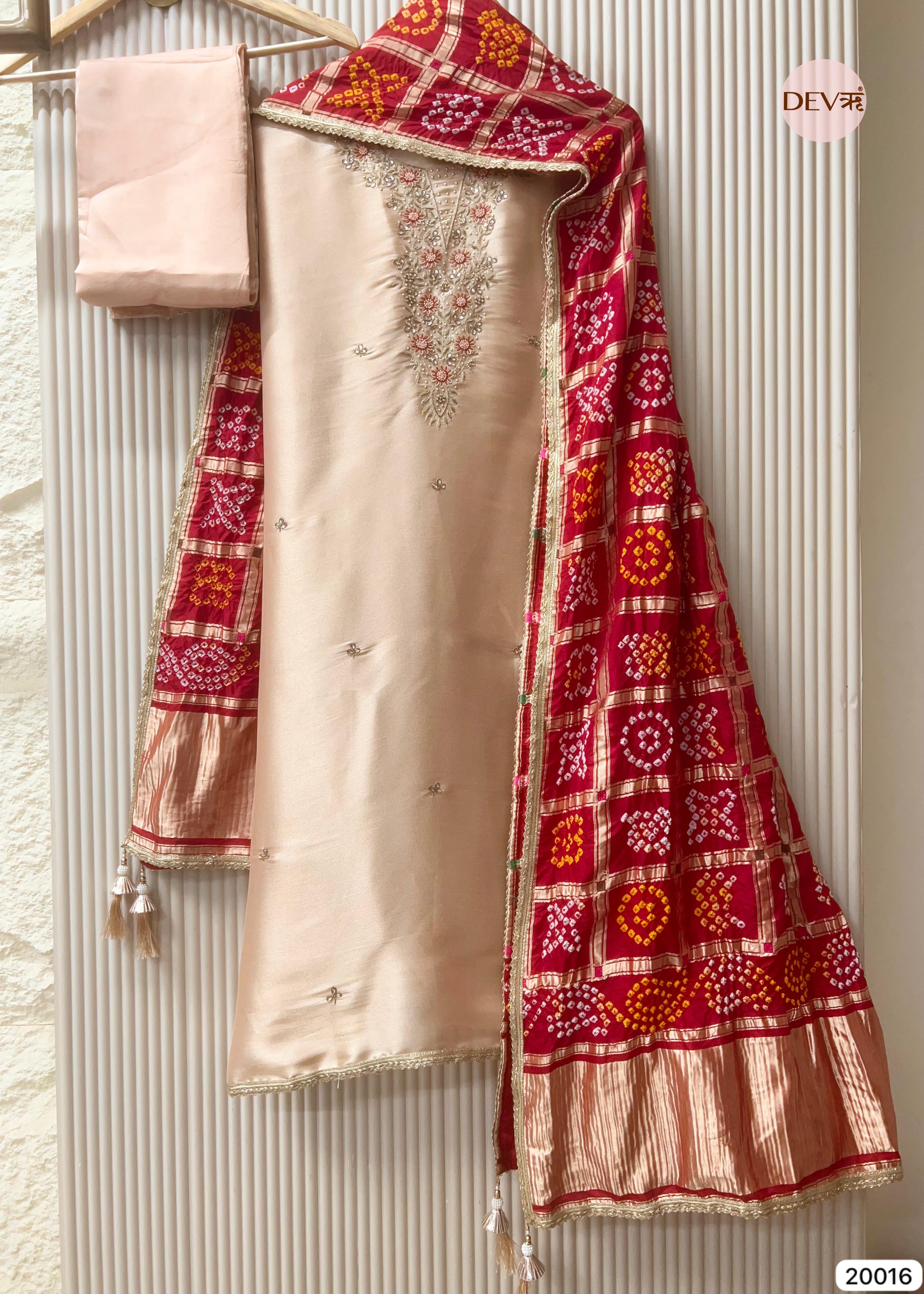 Ivory Giraffe Silk Embroidered Unstitched 3-Piece Suit (Devri – D.No 20016)