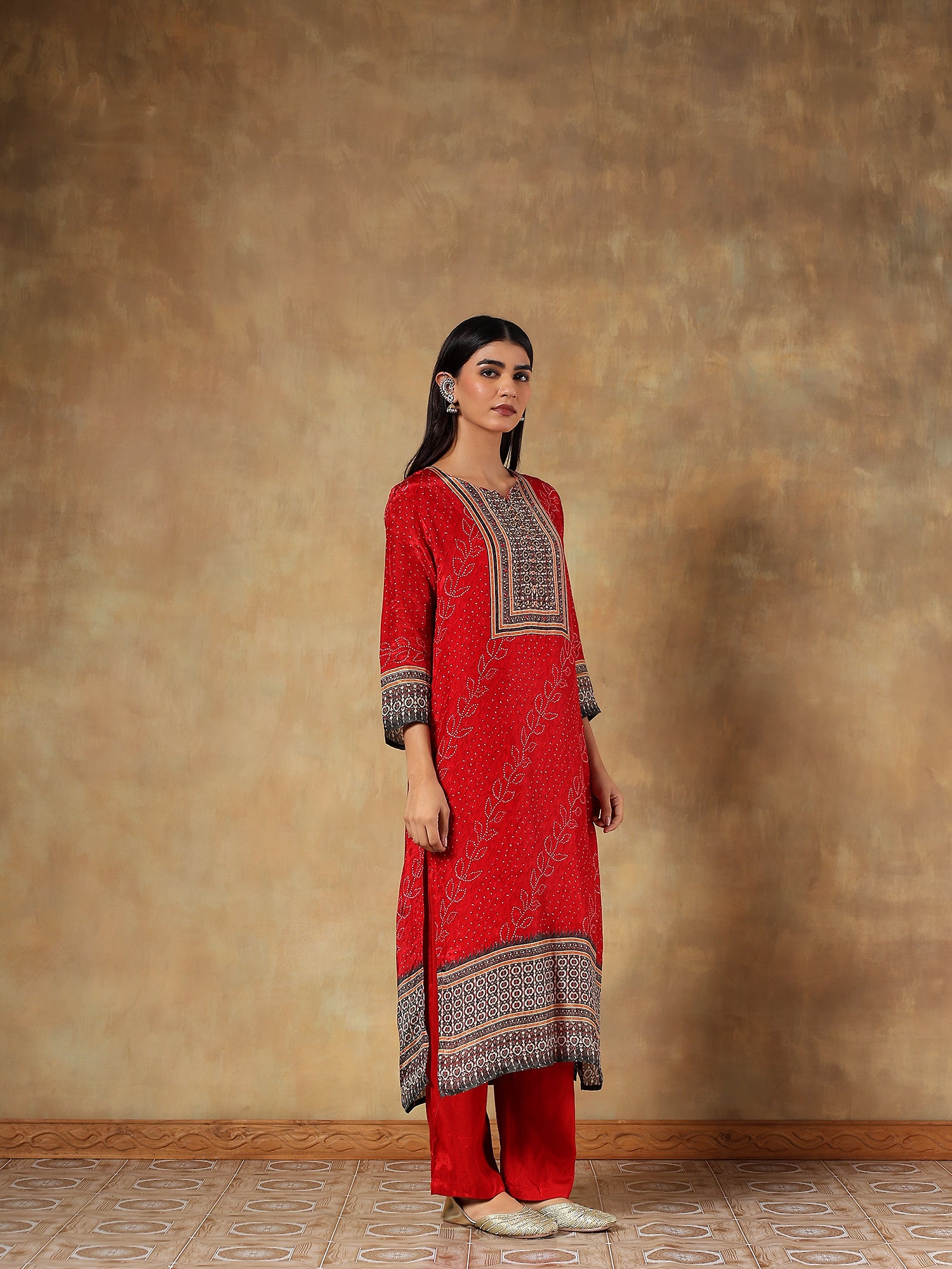 Suhani Natural Crepe Printed 3-Piece Set (Devri – D.No 1060)