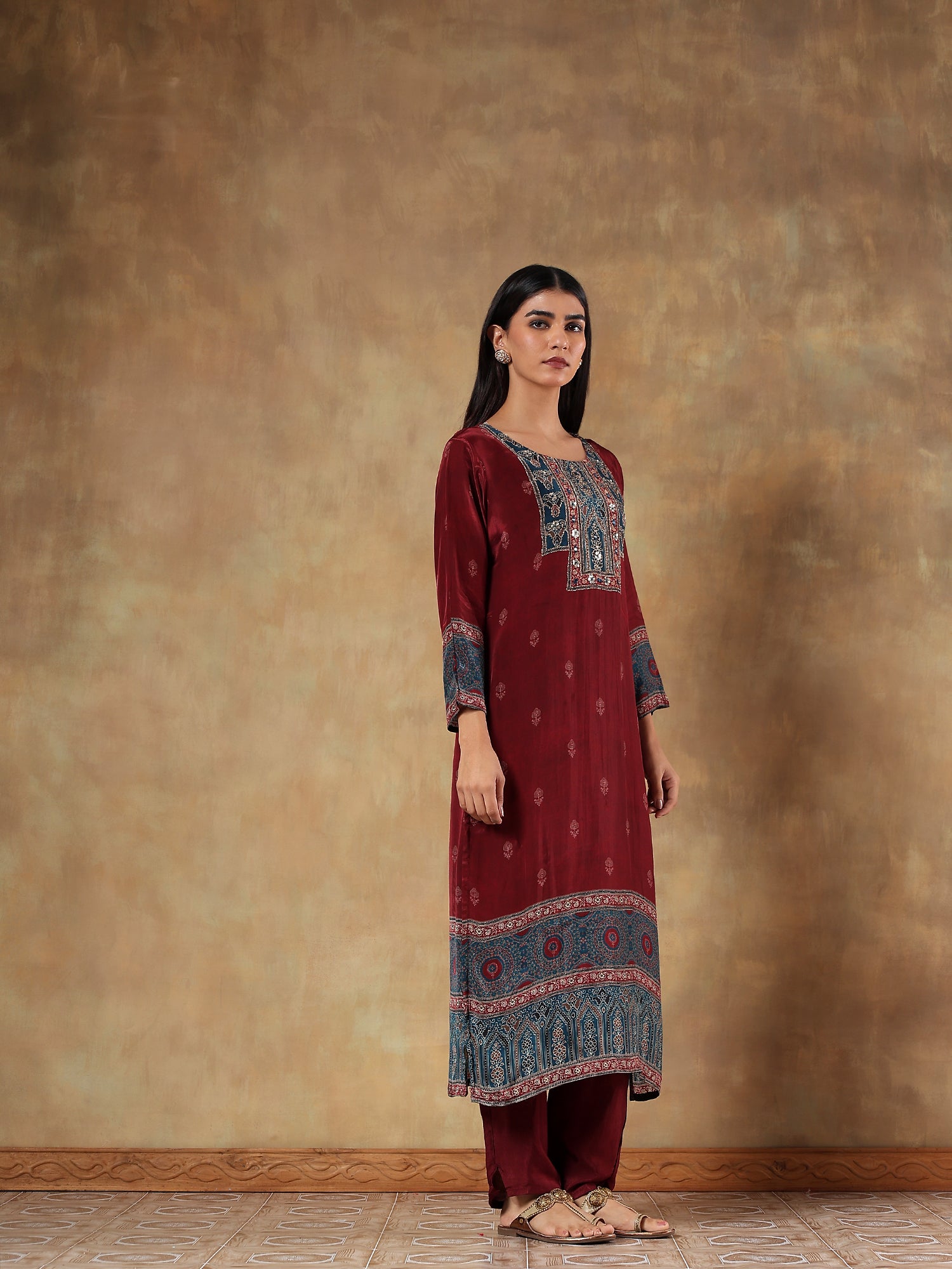 Mehar Maroon Natura Crepe Embroidered 3-Piece Set - {2002}