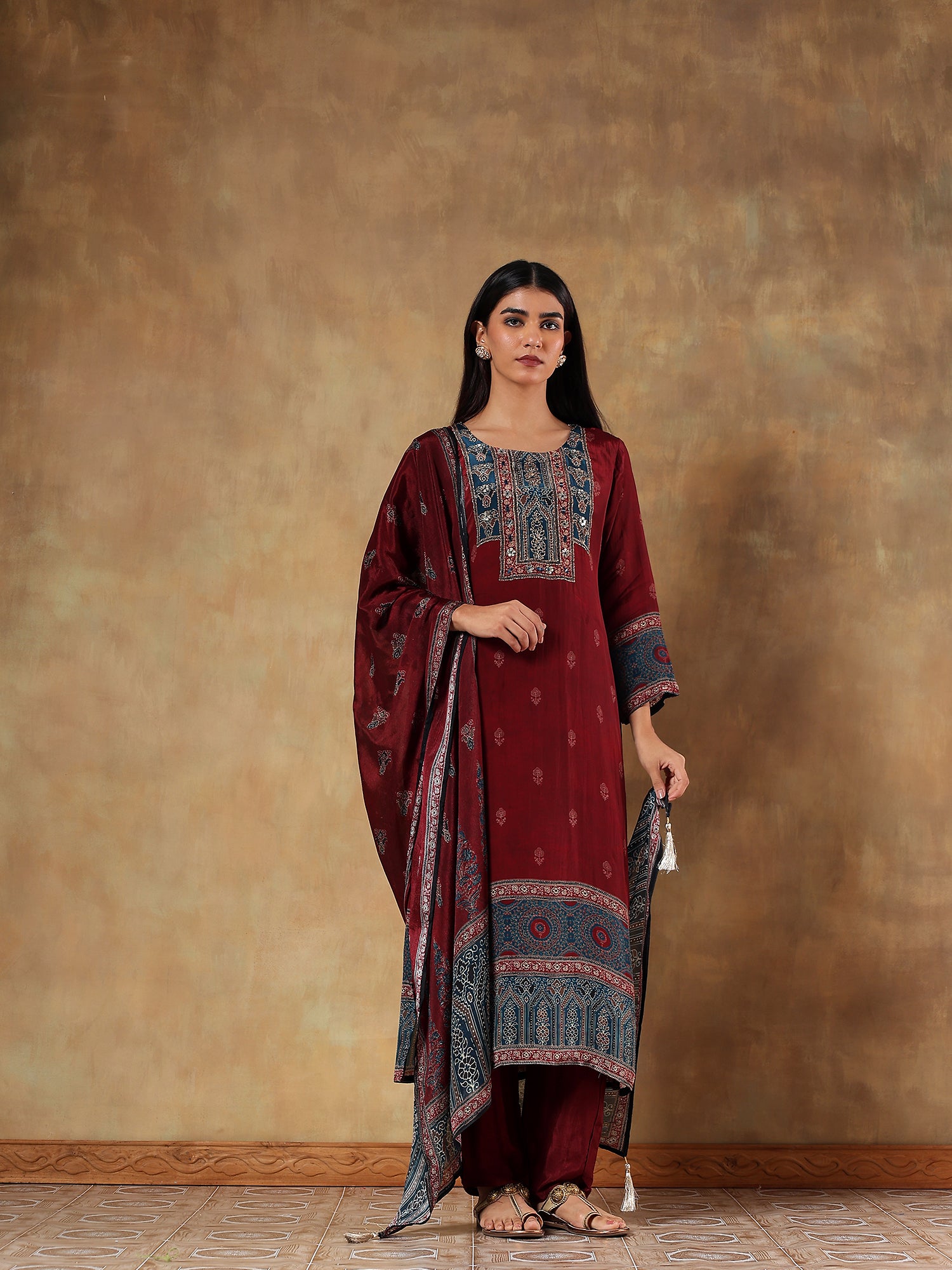 Mehar Maroon Natura Crepe Embroidered 3-Piece Set - {2002}