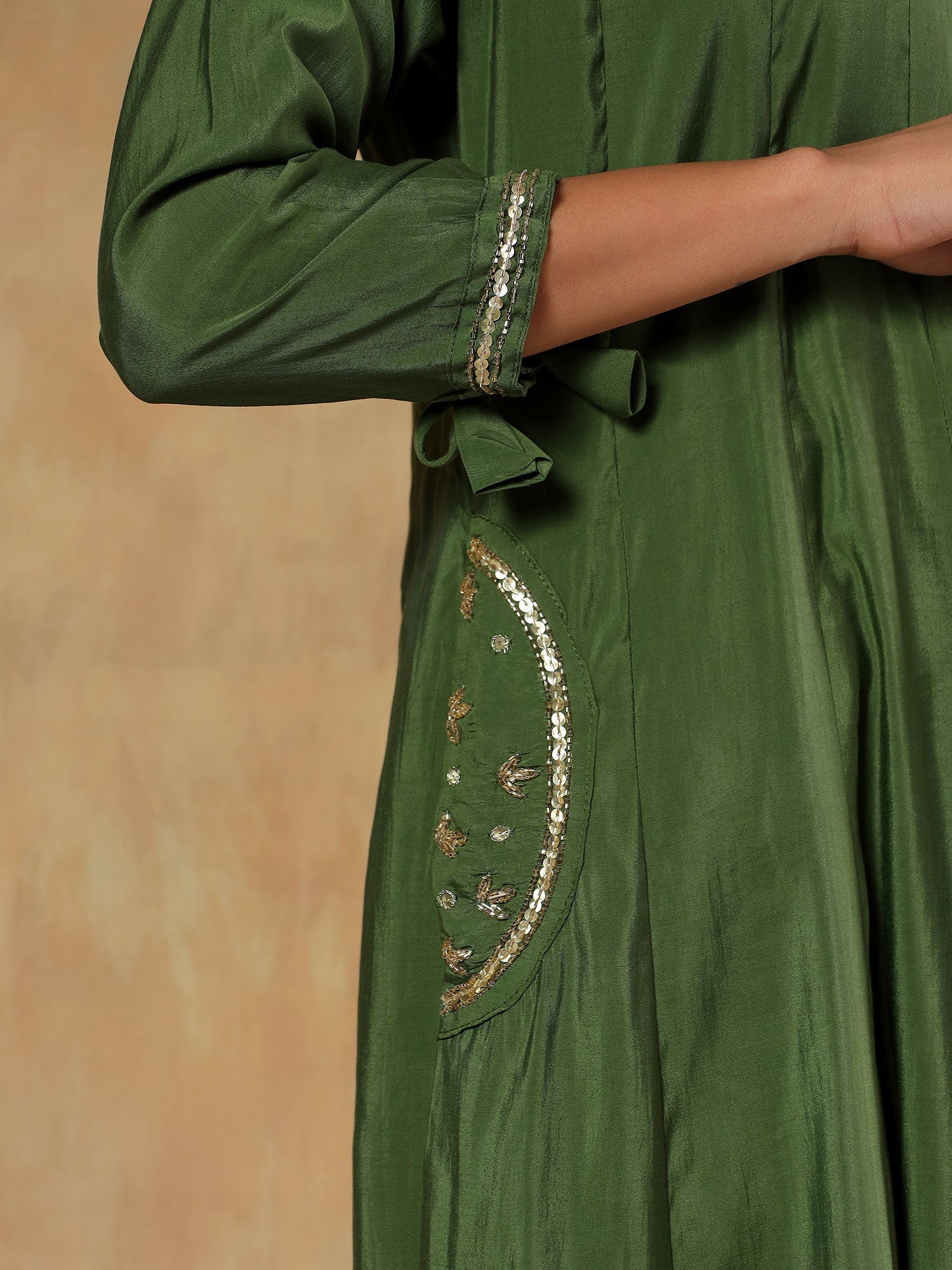 Aarvi Olive Crepe Silk Embroidered 3-Piece Set - {1094/M}