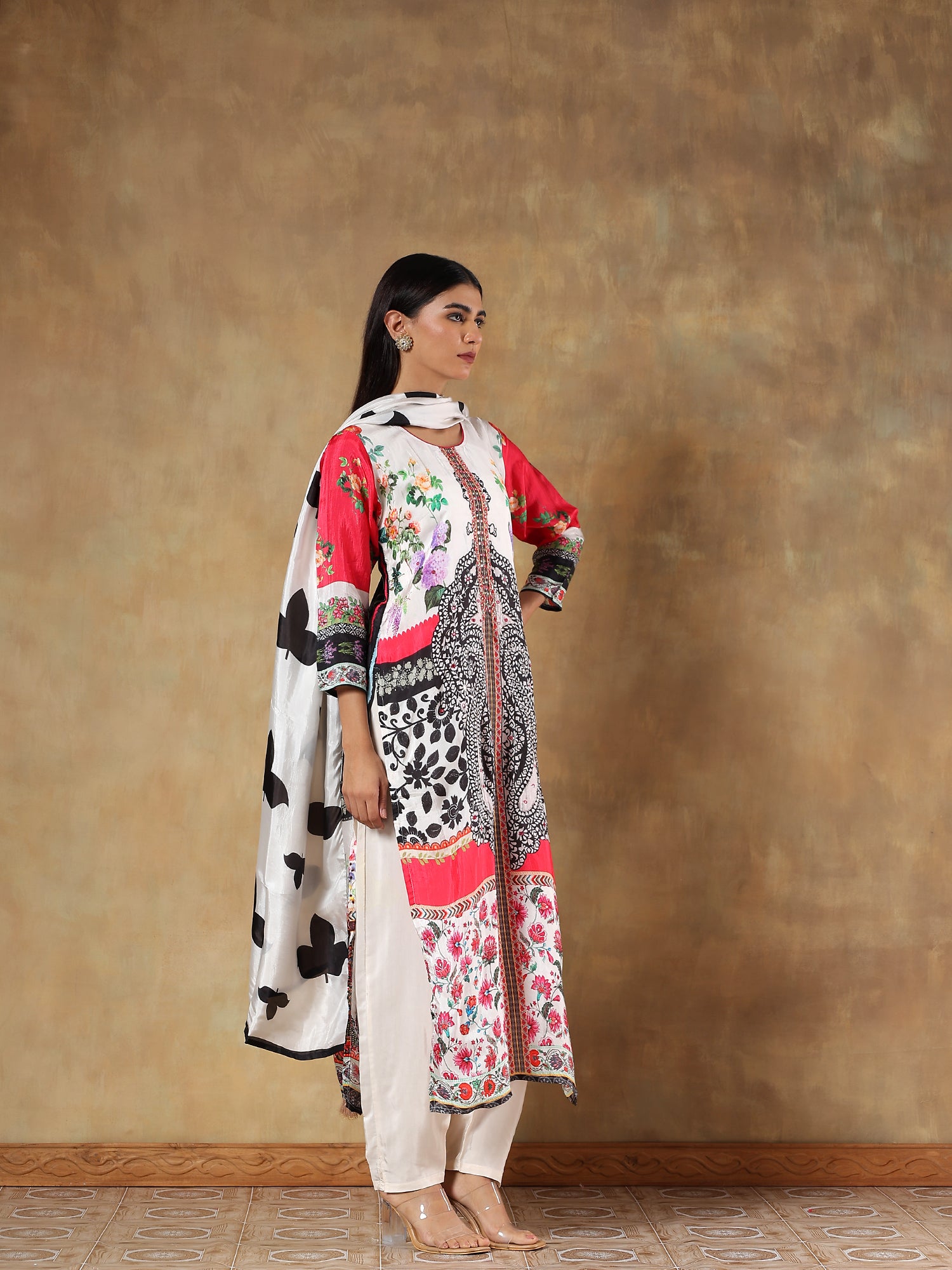 Amaira Pure Muslin Printed 3-Piece Set (Devri – D.No 2003)