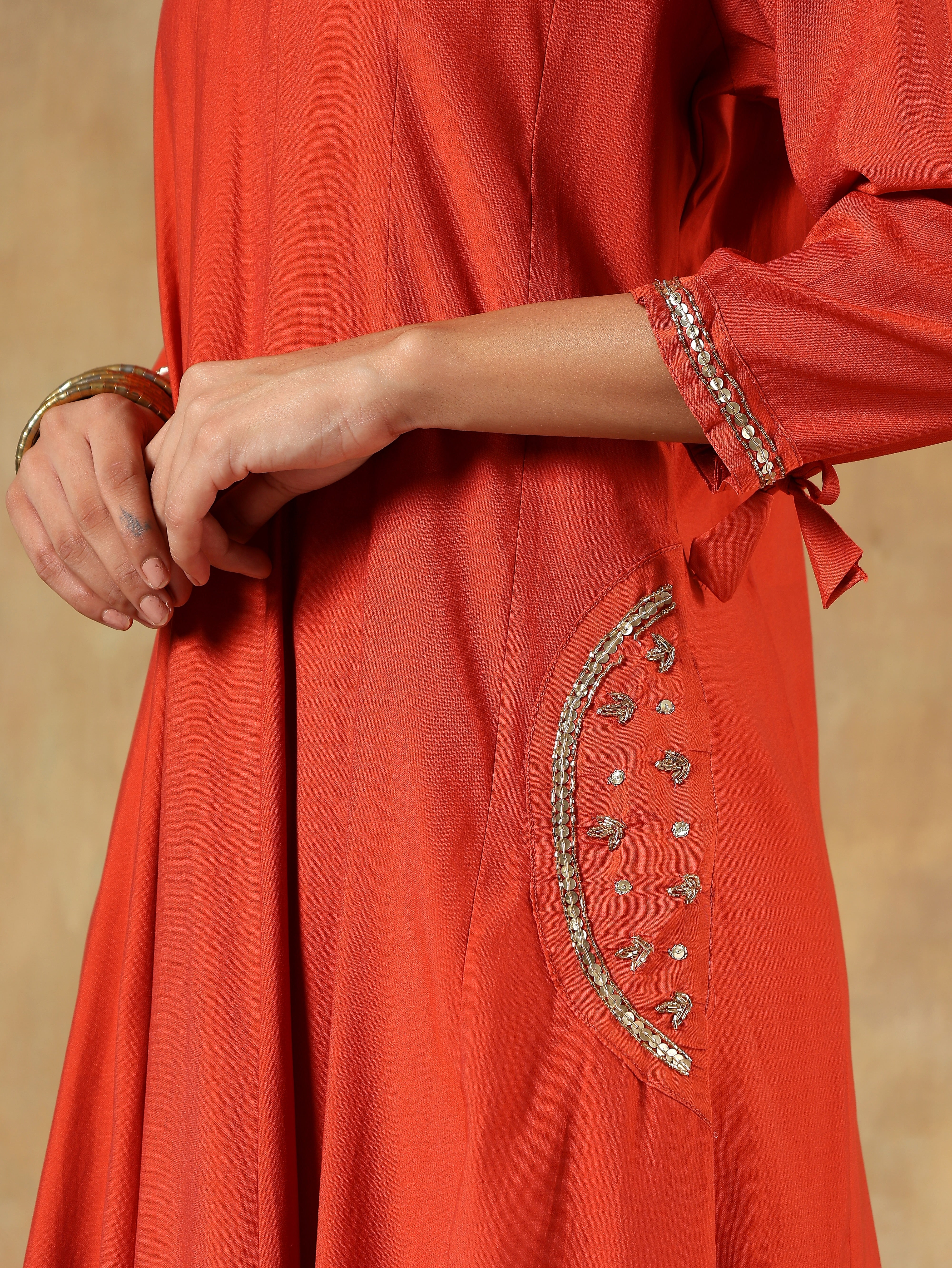 Aarushi Silk Hand-Embroidered 3-Piece Set (Devri – D.No 1092)