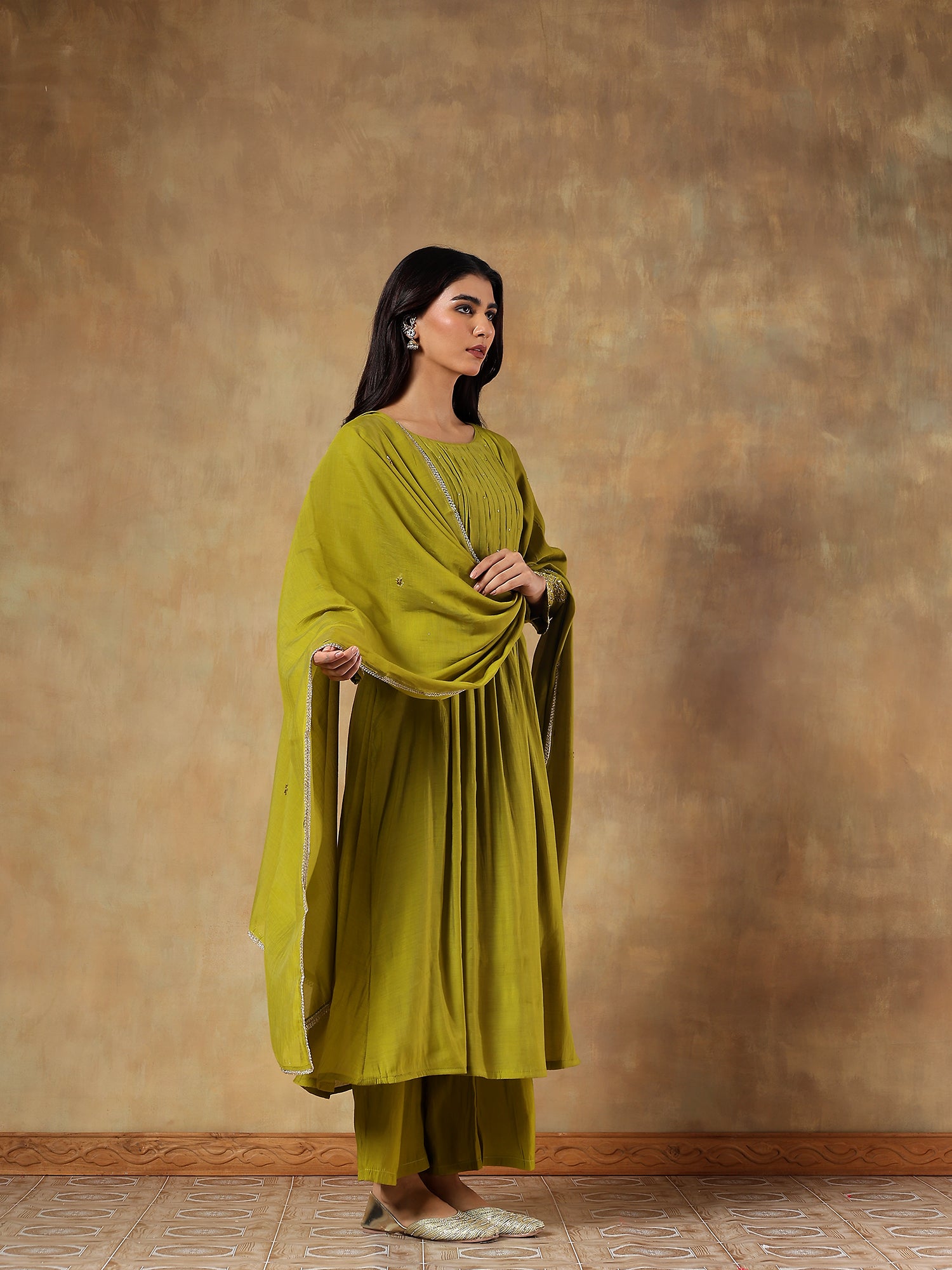 Aaral Mul Chanderi Hand-Embroidered 3-Piece Set (Devri – D.No 1083)