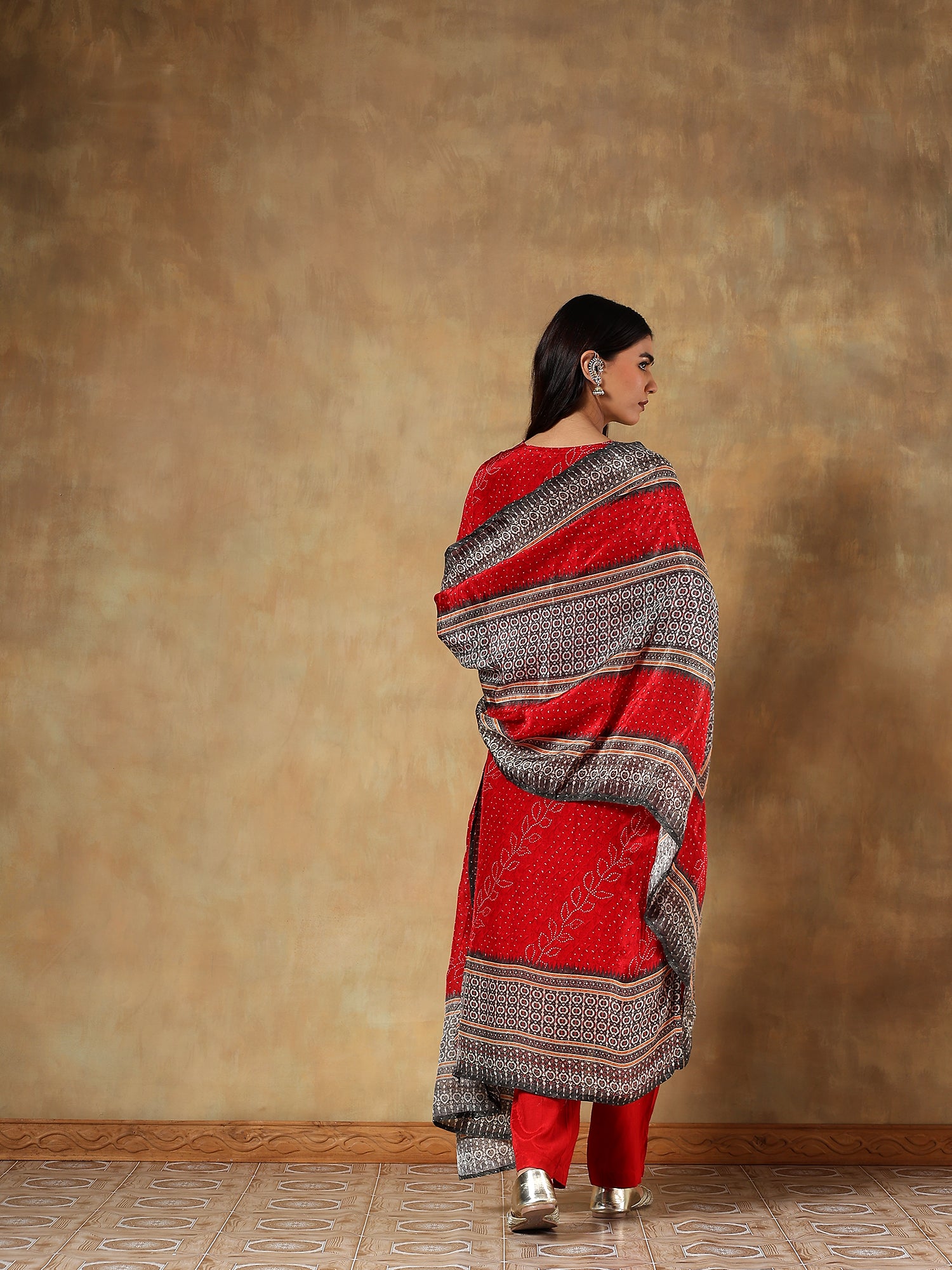 Suhani Natural Crepe Printed 3-Piece Set (Devri – D.No 1060)