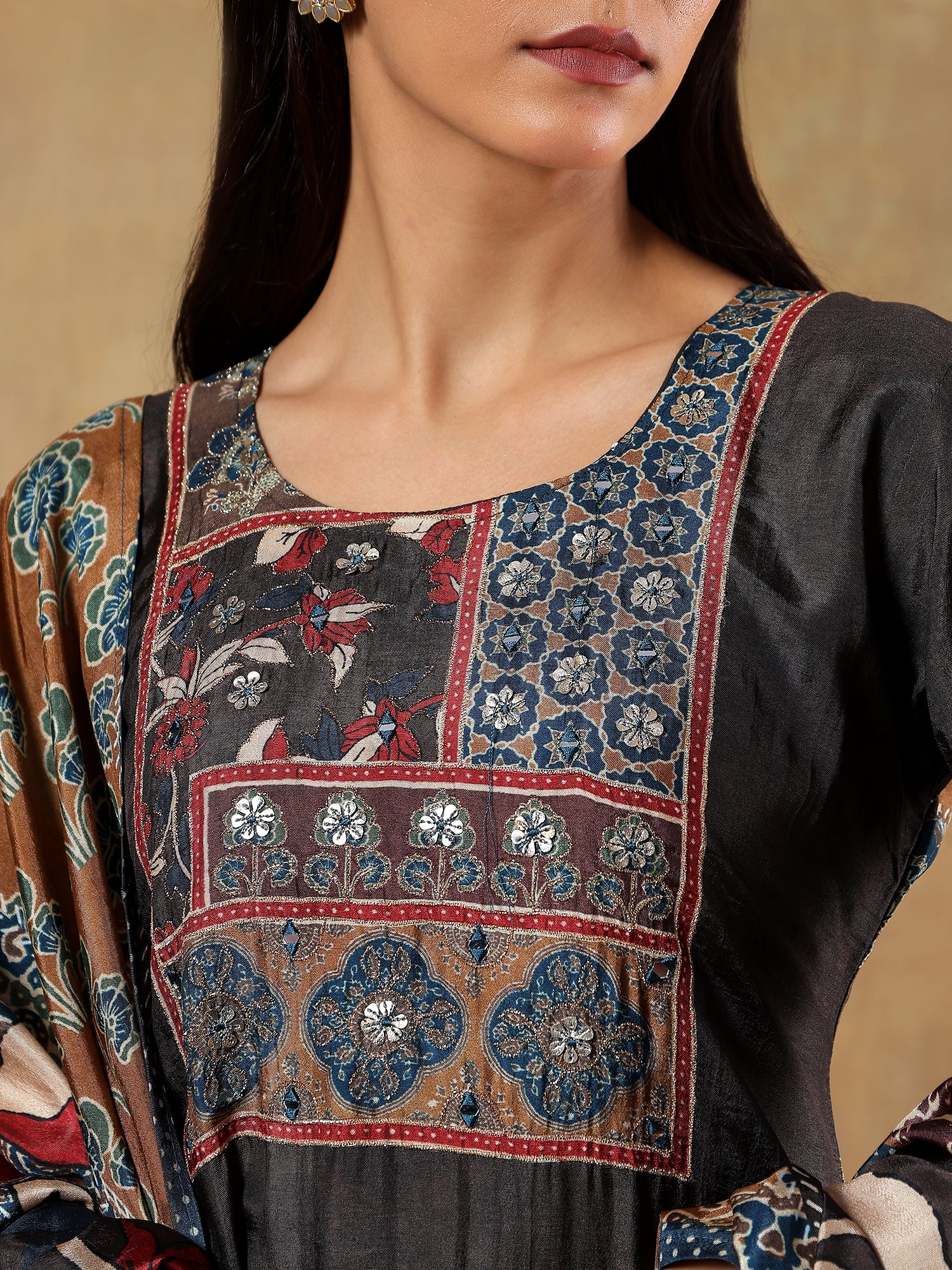 Inaaya Russian Silk Printed 3-Piece Set (Devri – D.No 2006)