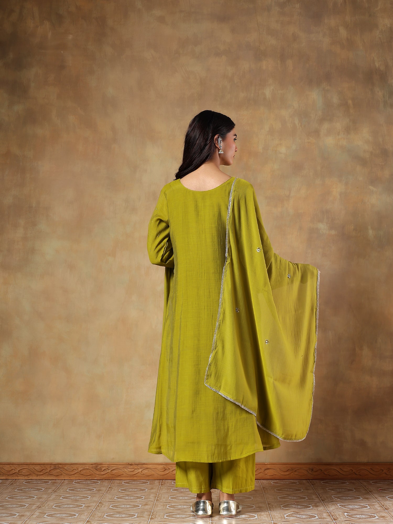 Aaral Mul Chanderi Hand-Embroidered 3-Piece Set (Devri – D.No 1083)