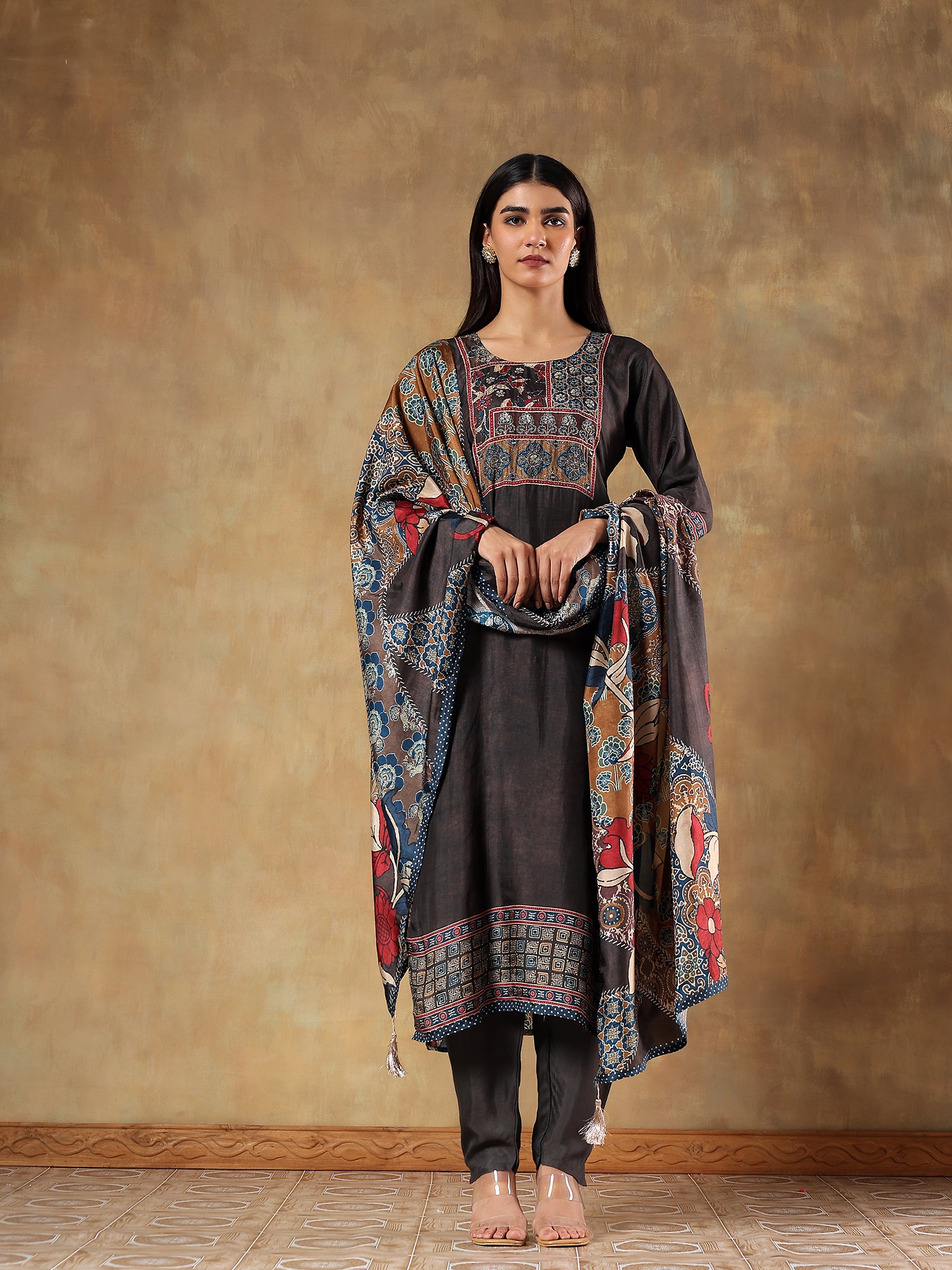 Inaaya Russian Silk Printed 3-Piece Set (Devri – D.No 2006)