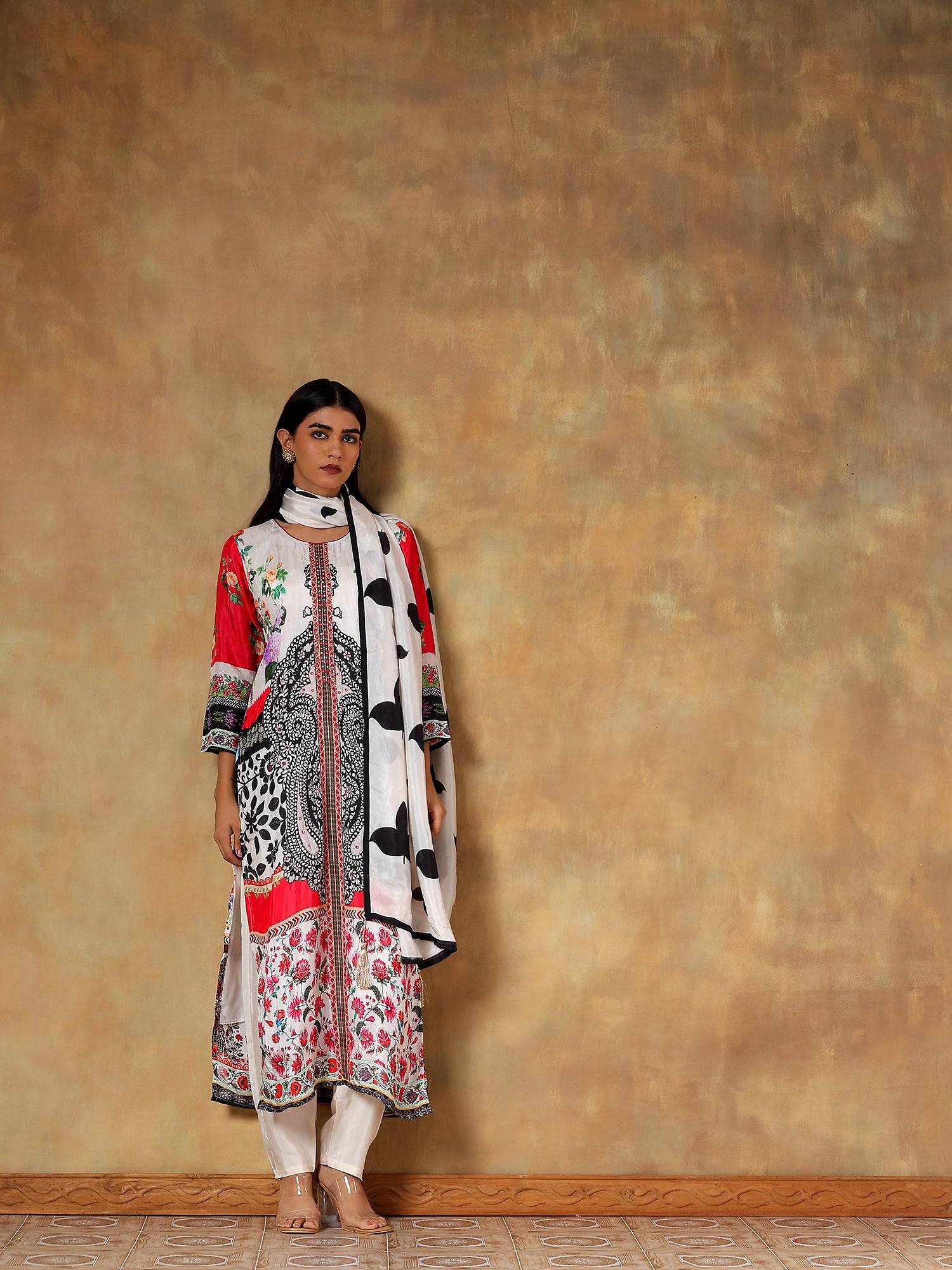 Amaira Pure Muslin Printed 3-Piece Set (Devri – D.No 2003)