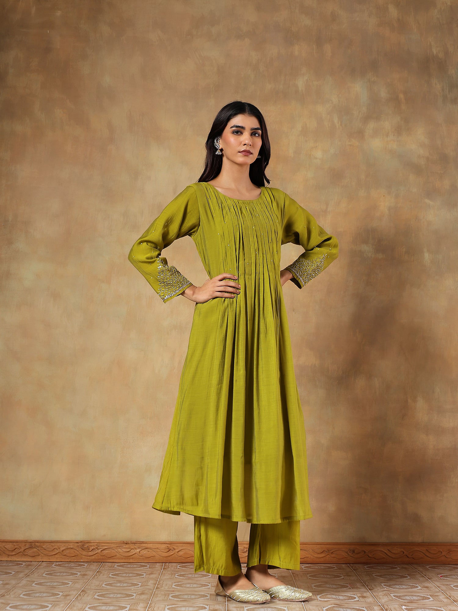 Aaral Mul Chanderi Hand-Embroidered 3-Piece Set (Devri – D.No 1083)