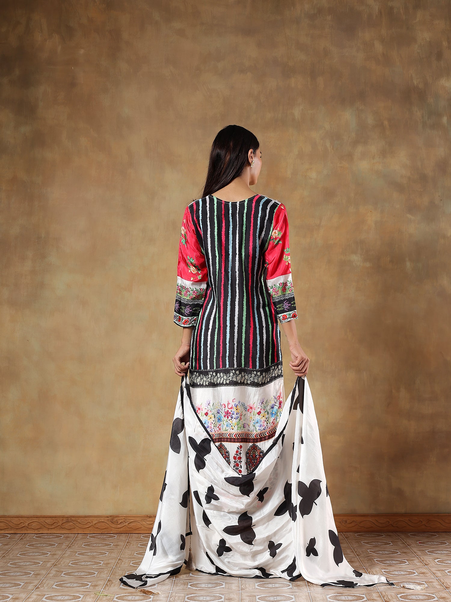 Amaira Pure Muslin Printed 3-Piece Set (Devri – D.No 2003)