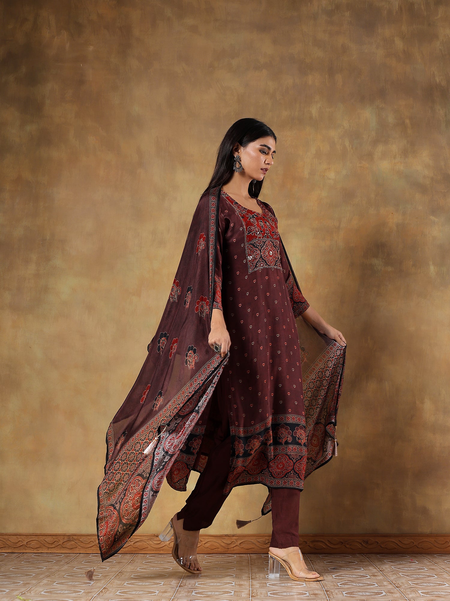 Nayra Russian Silk Printed 3-Piece Set (Devri – D.No 2001)