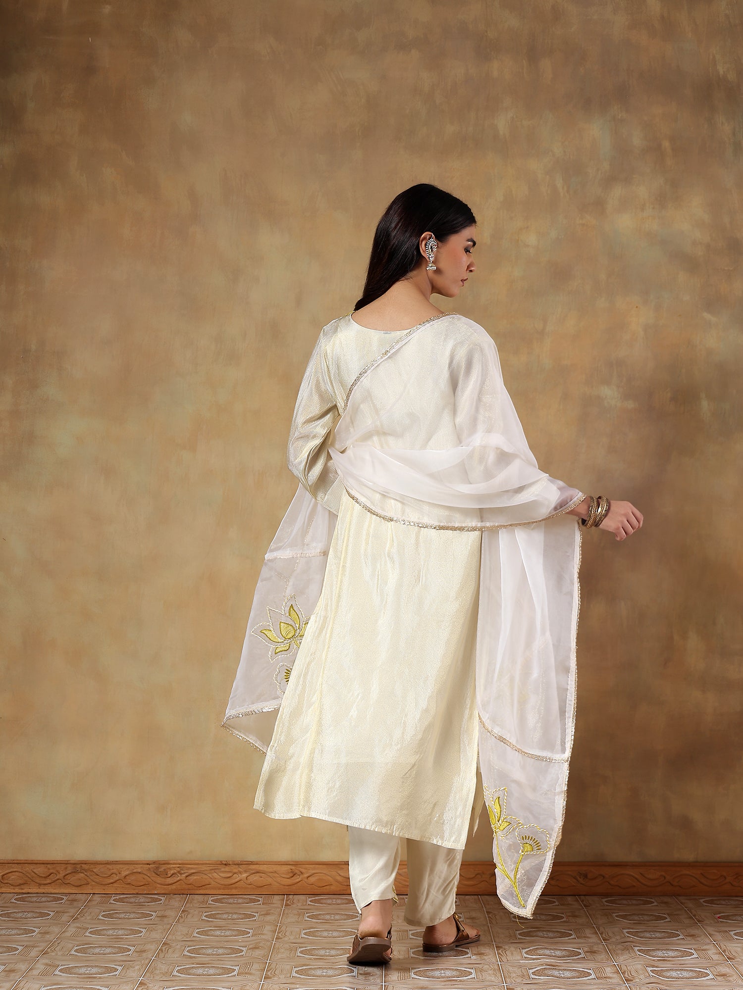 Aaryaa Tissue Silk Hand-Embroidered 3-Piece Set (Devri – D.No 1066)