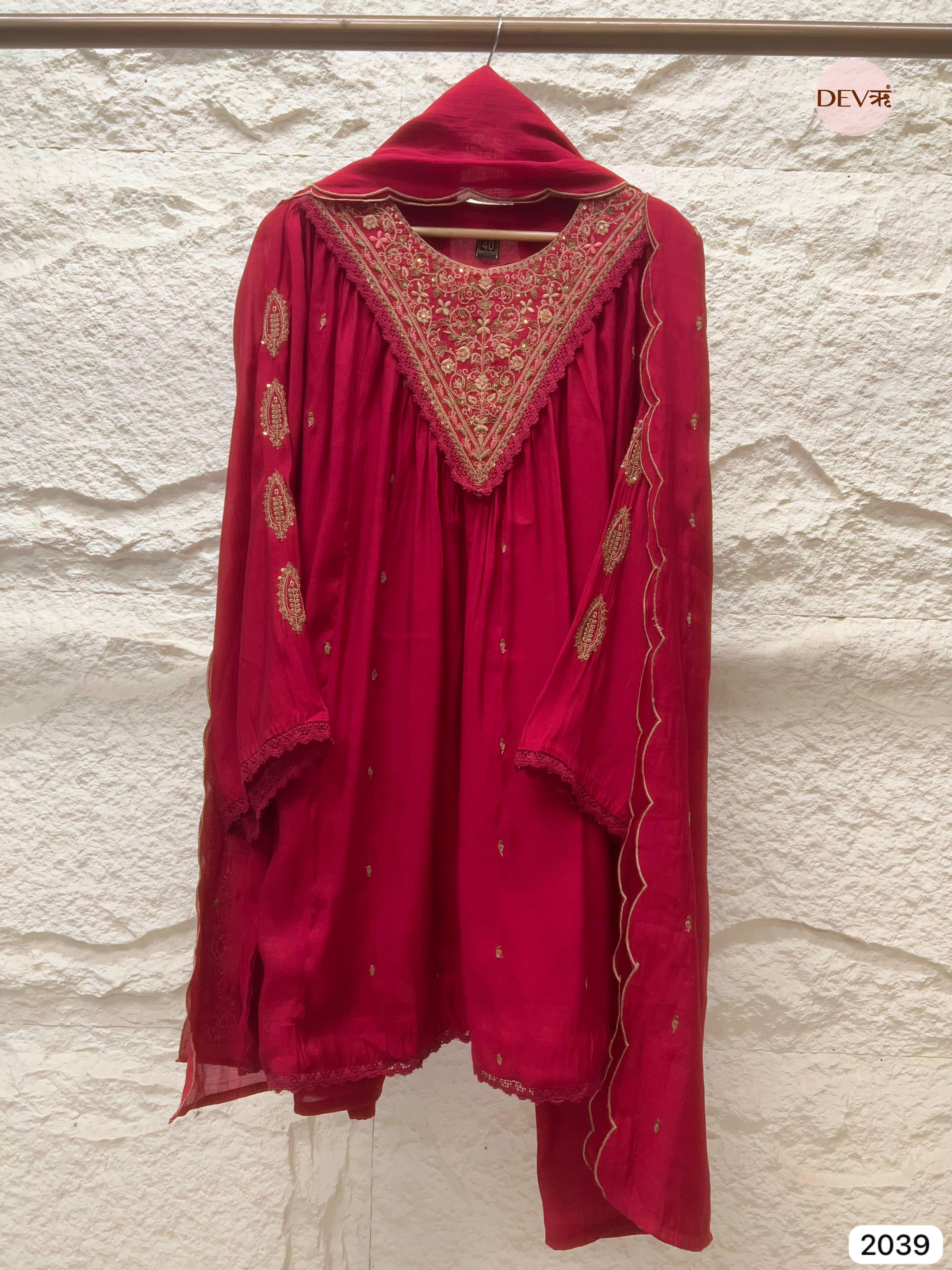 Vasundhra Mul Chanderi Embroidered Magenta 3-Piece Set (Devri – D.No 2039)