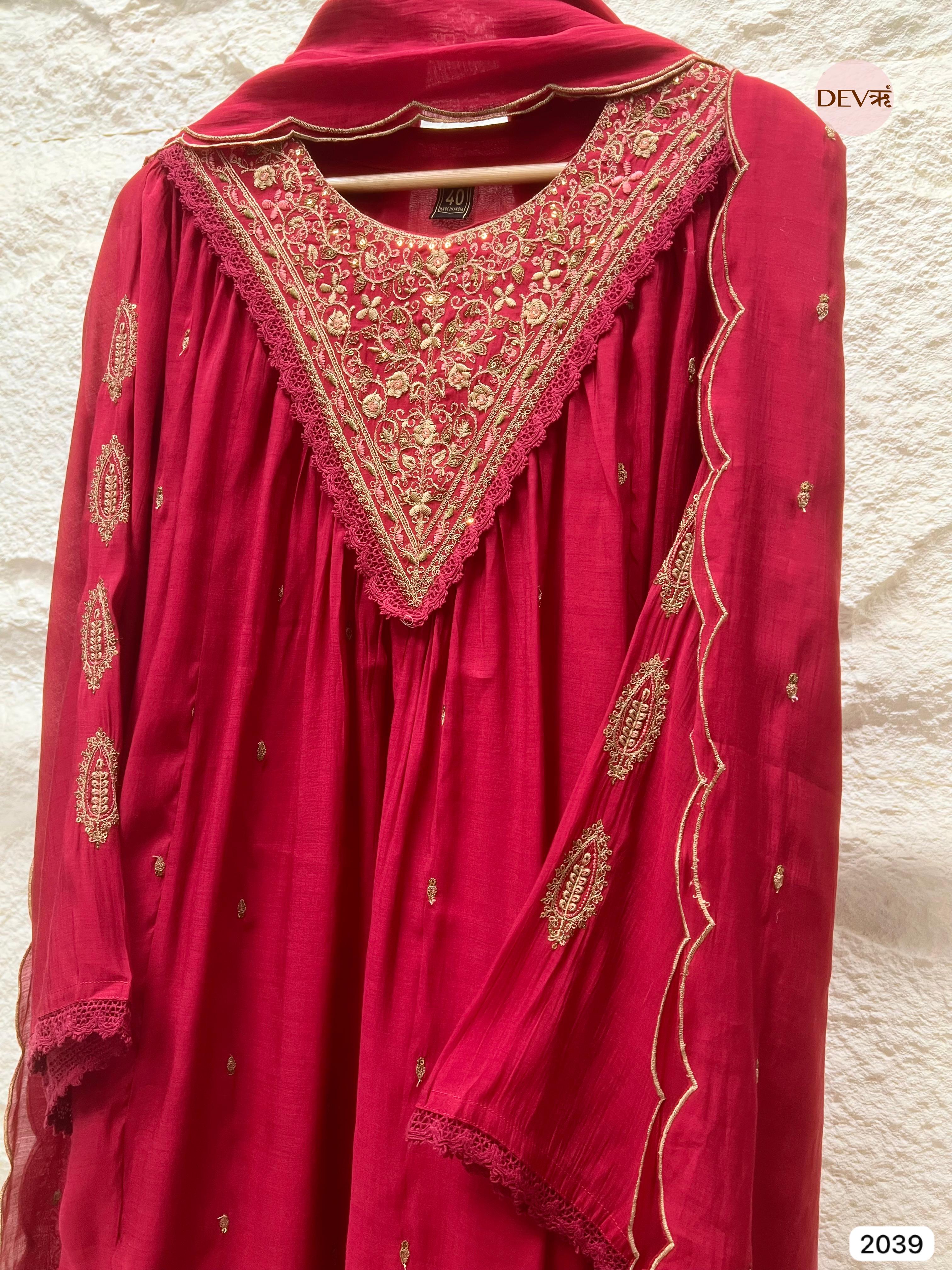 Vasundhra Mul Chanderi Embroidered Magenta 3-Piece Set (Devri – D.No 2039)
