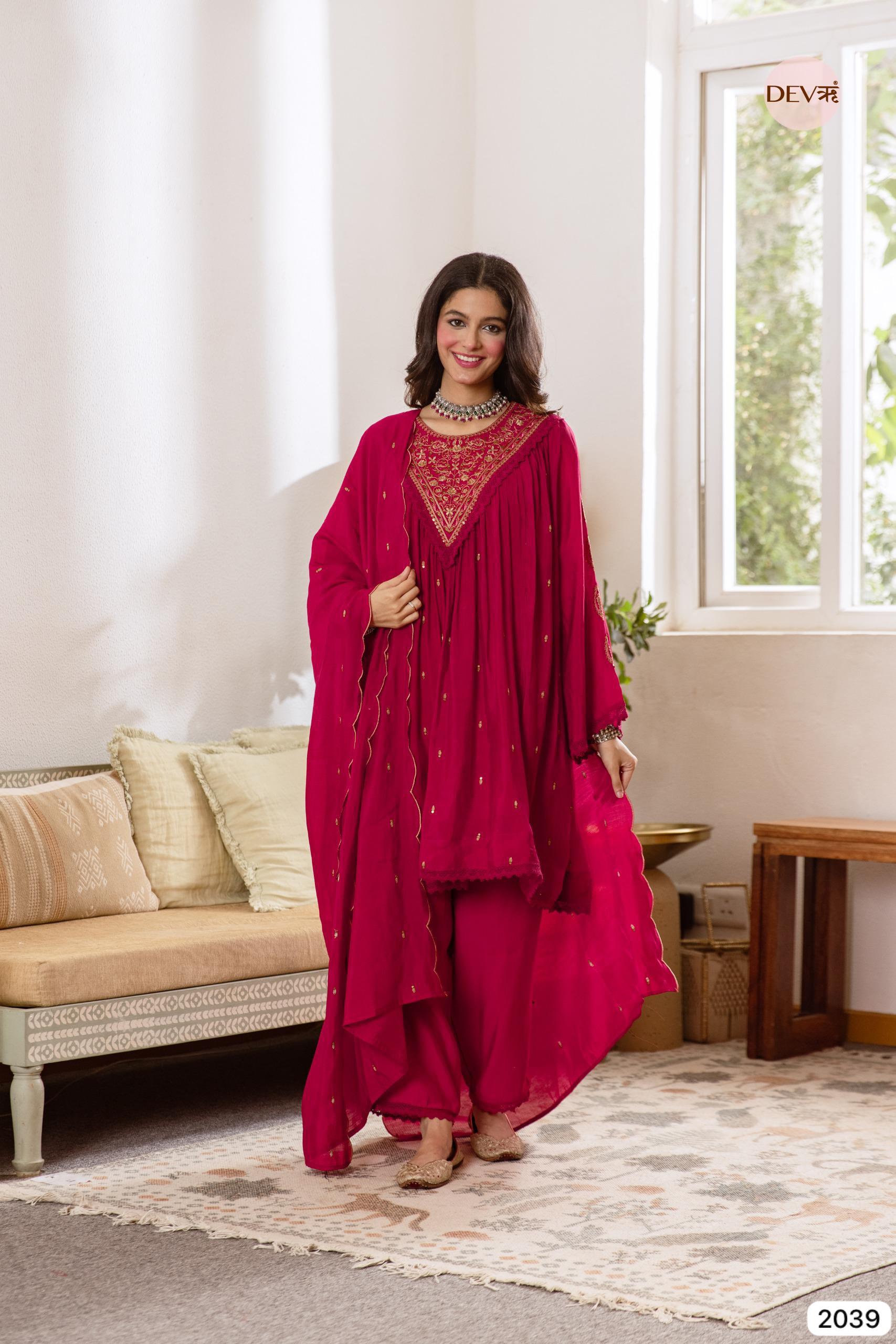 Vasundhra Mul Chanderi Embroidered Magenta 3-Piece Set (Devri – D.No 2039)