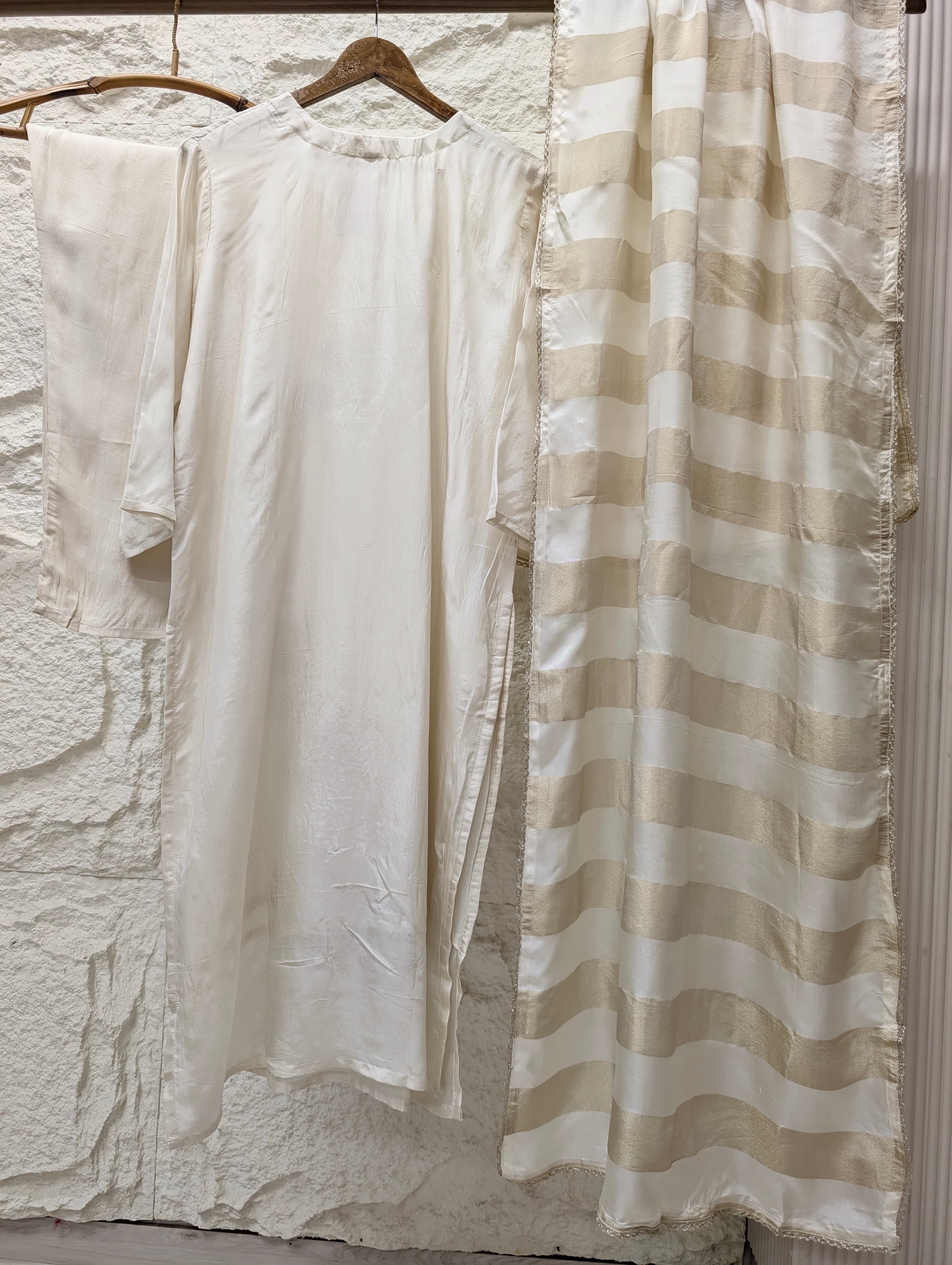 Gulnaar Tissue silk blend Embroidered Ivory 3-Piece Set (Devri – D.No 13701)