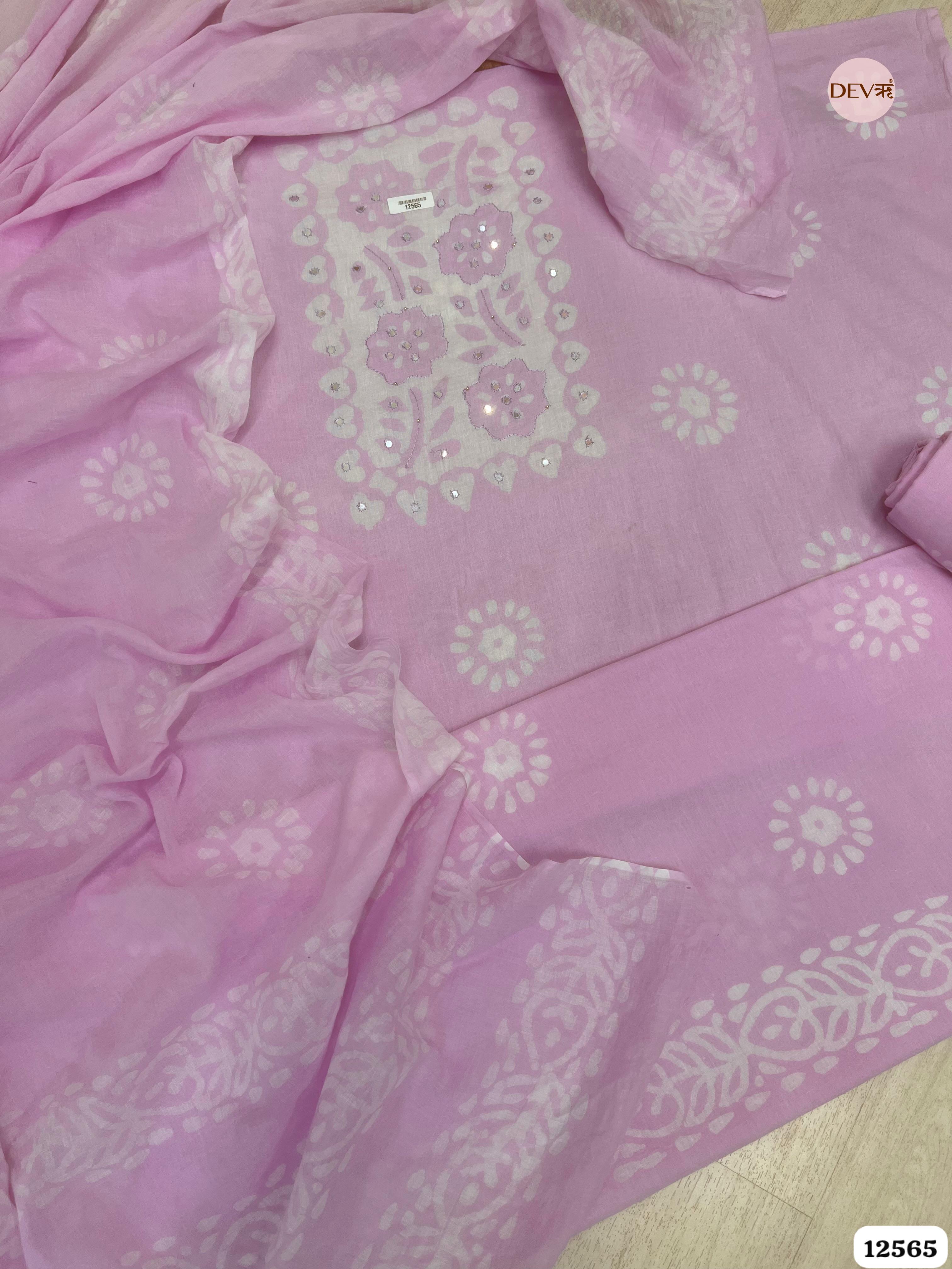 Lavender Cotton Printed Unstitched 3-Piece Suit (Devri – D.No 12565)