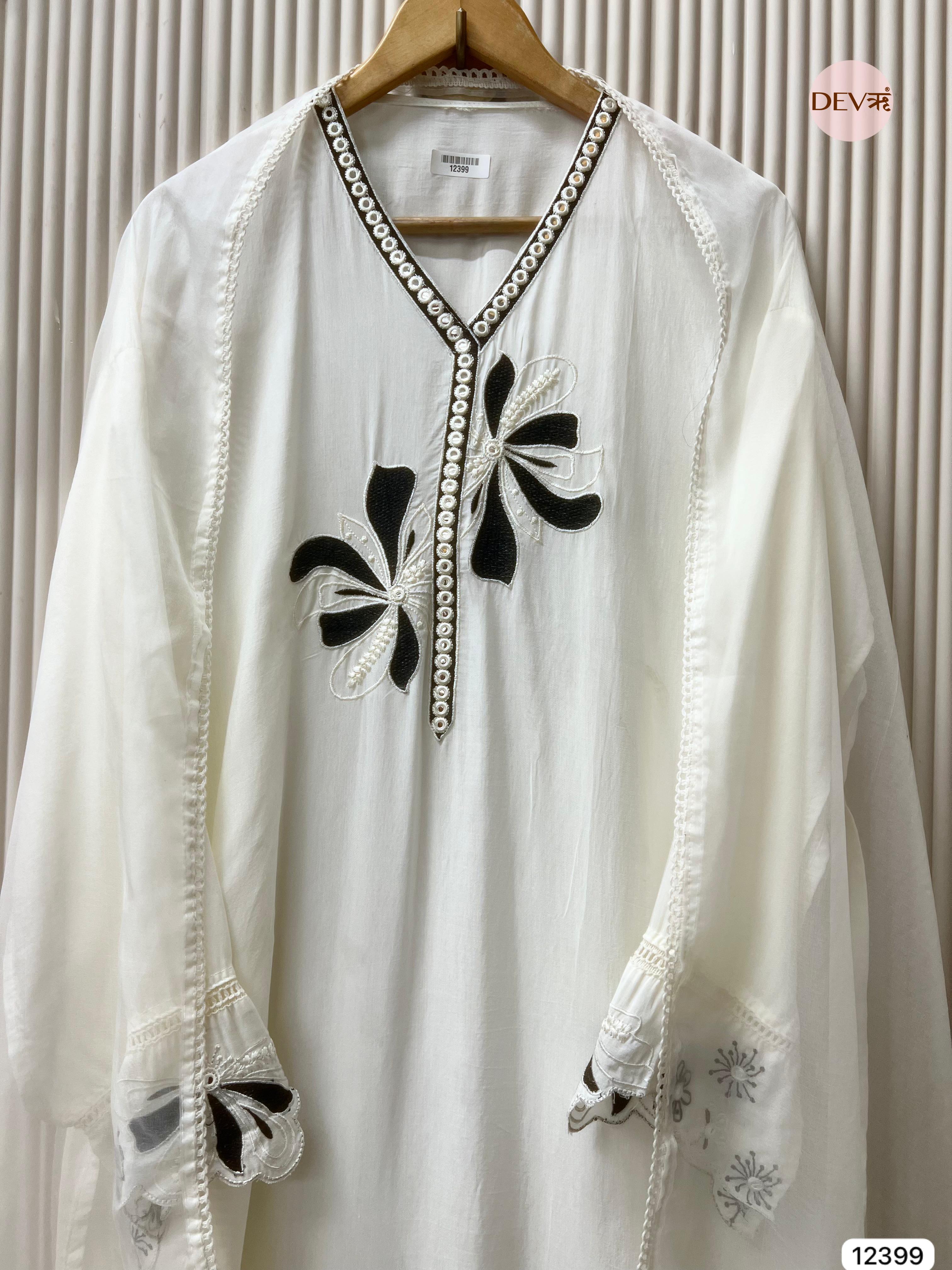 White Muslin Embroidered Unstitched 3-Piece Suit (Devri – D.No 12399)