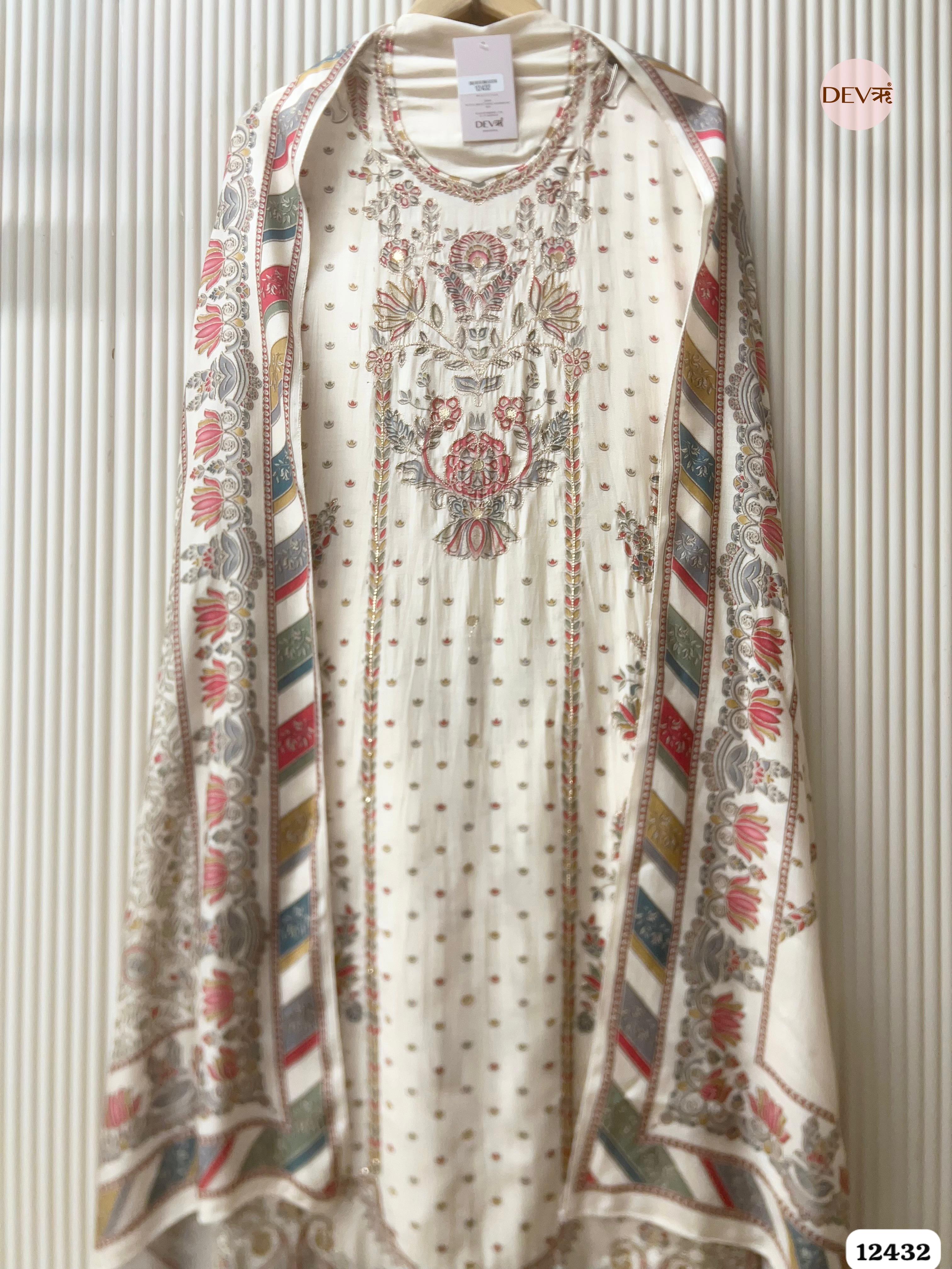 Ivory Muslin Printed Unstitched 3-Piece Suit -(12432)