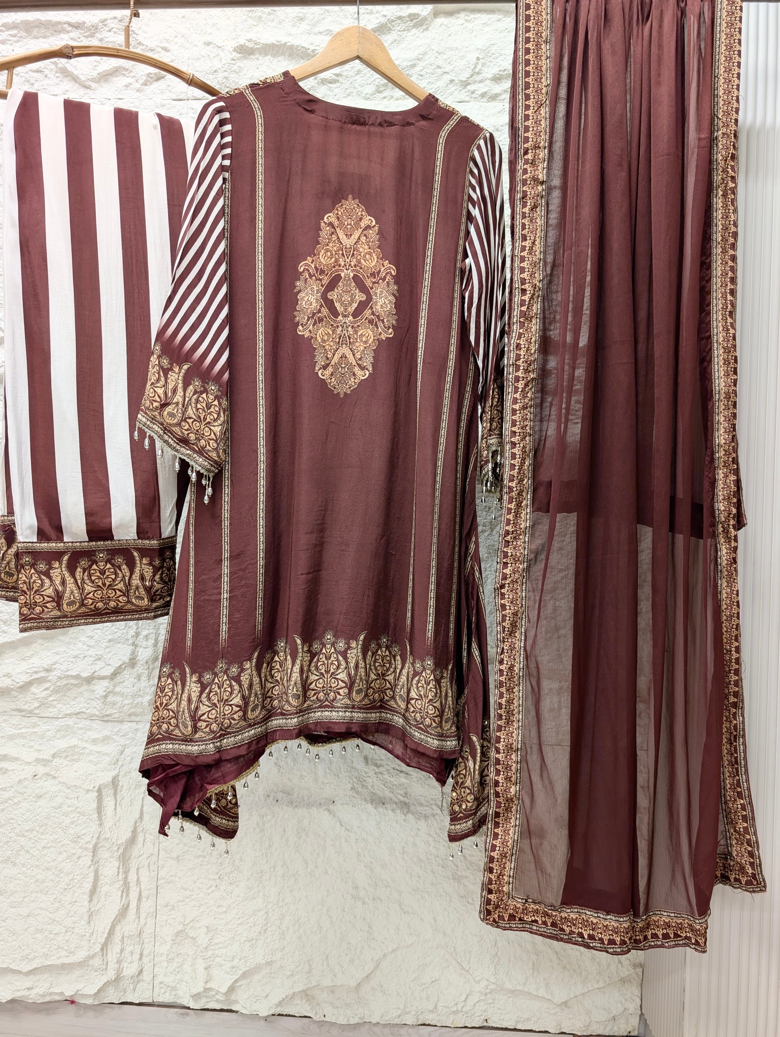 Meher Crepe Embroidered Maroon 3-Piece Set (Devri – D.No 13724)
