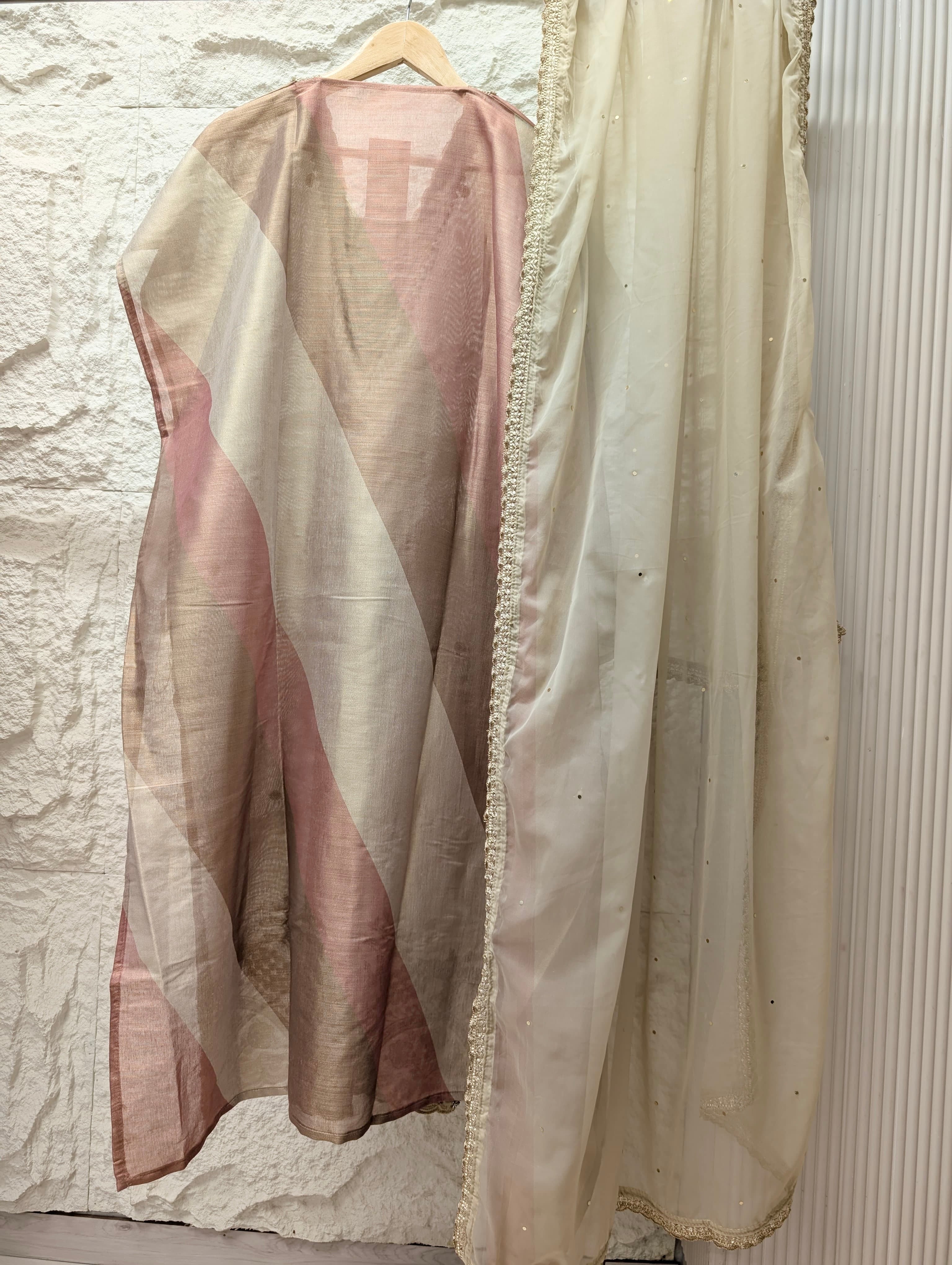 Pink Tissue Silk Embroidered Unstitched 3-Piece Suit (Devri – D.No 13694)