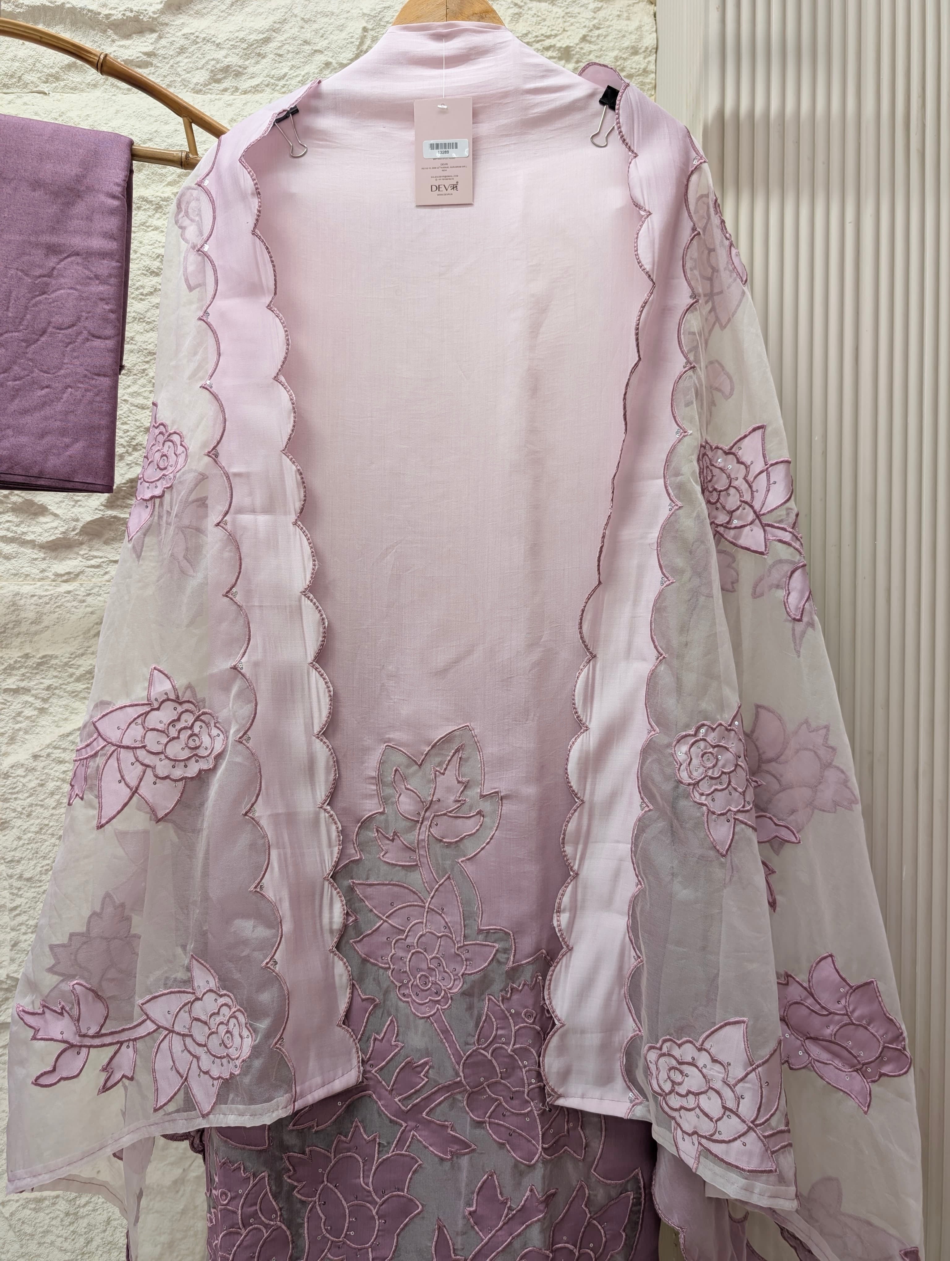 Pink Mul Chanderi Embroidered Unstitched 3-Piece Suit (Devri – D.No 13289)