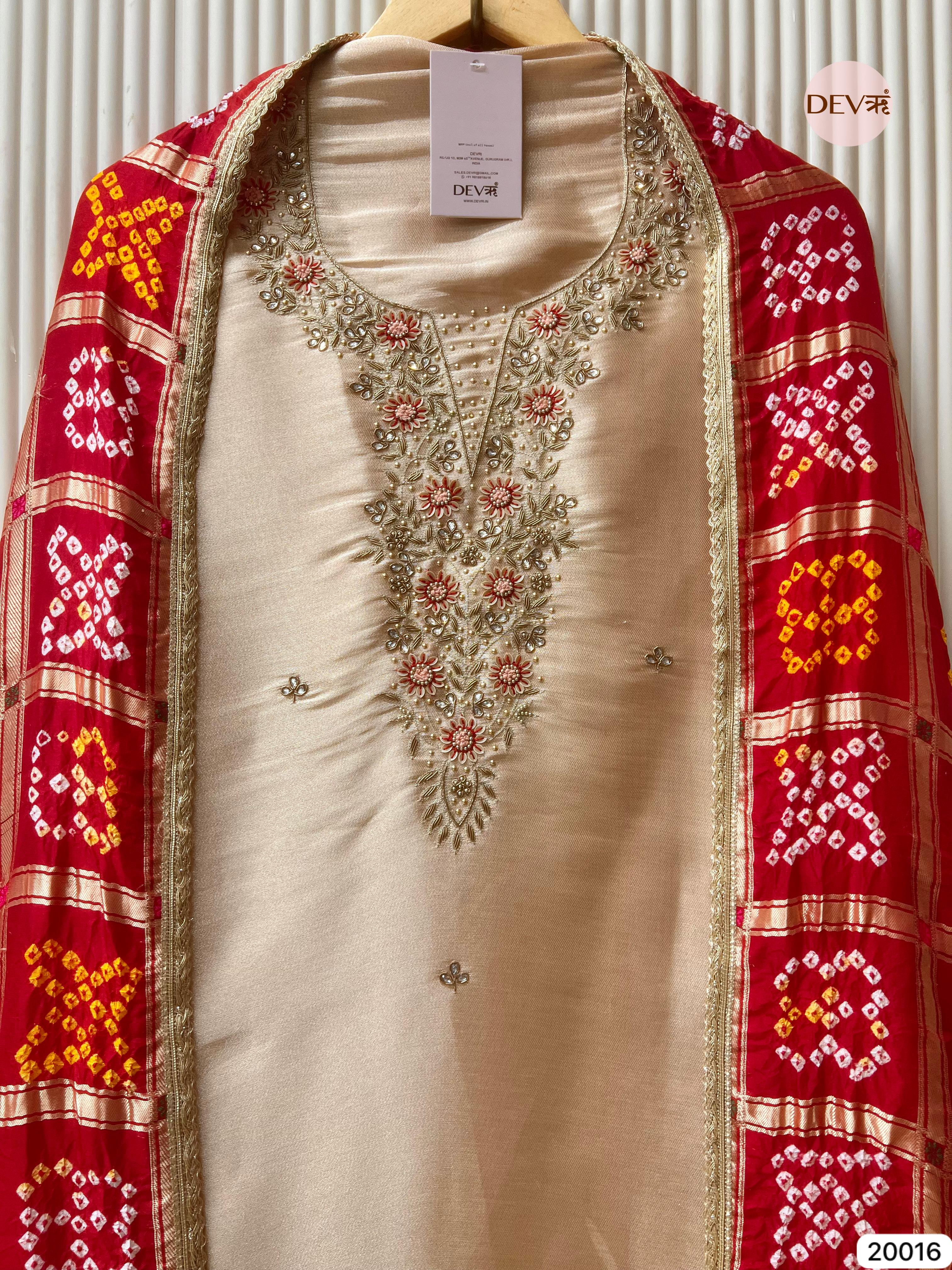 Ivory Giraffe Silk Embroidered Unstitched 3-Piece Suit (Devri – D.No 20016)