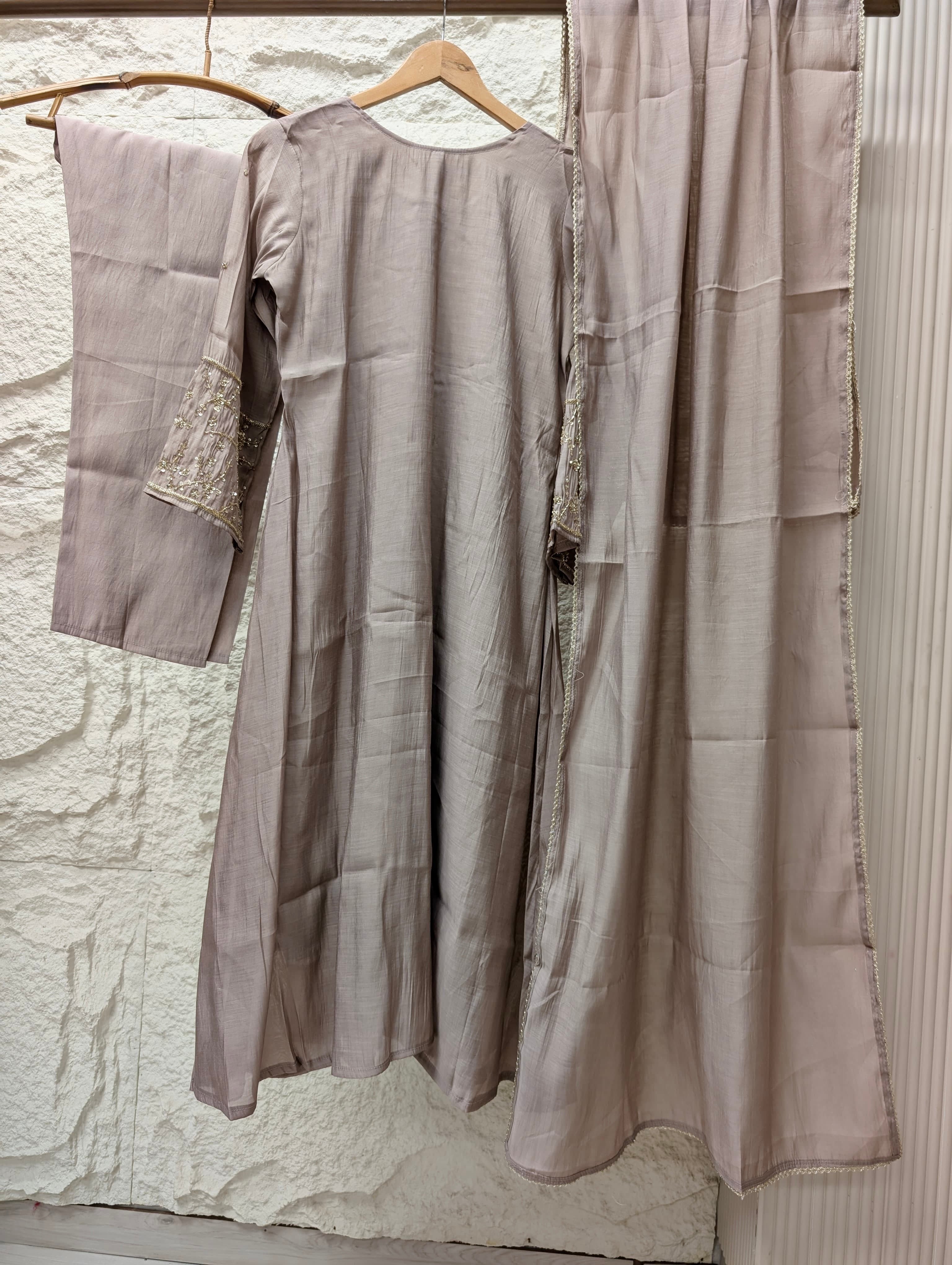 Gulnaar Mul chanderi Embroidered Taupe 3-Piece Set (Devri – D.No 13691)