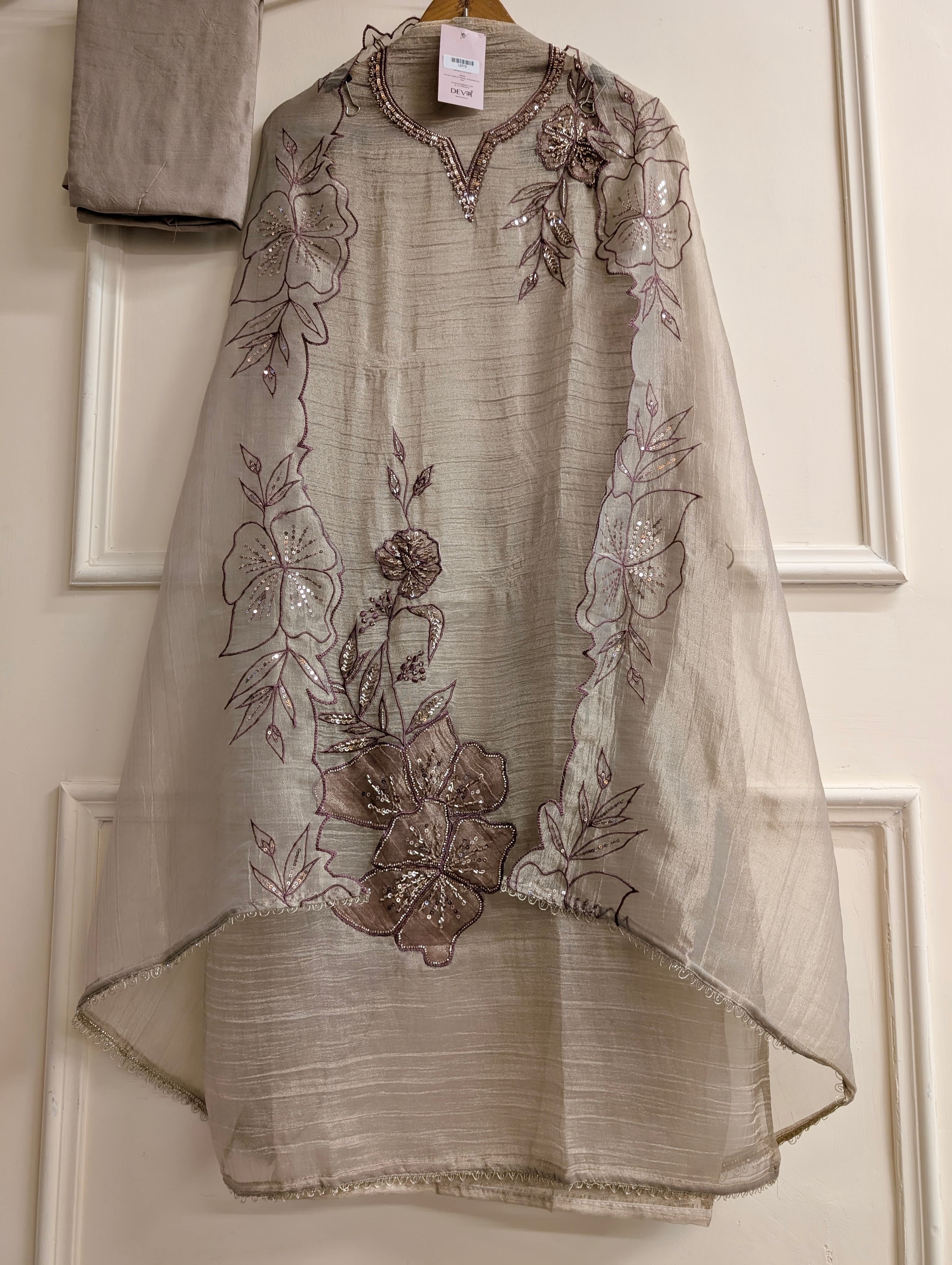 Grey Crush Tissue Silk Embroidered Unstitched 3-Piece Suit (Devri – D.No 13773)