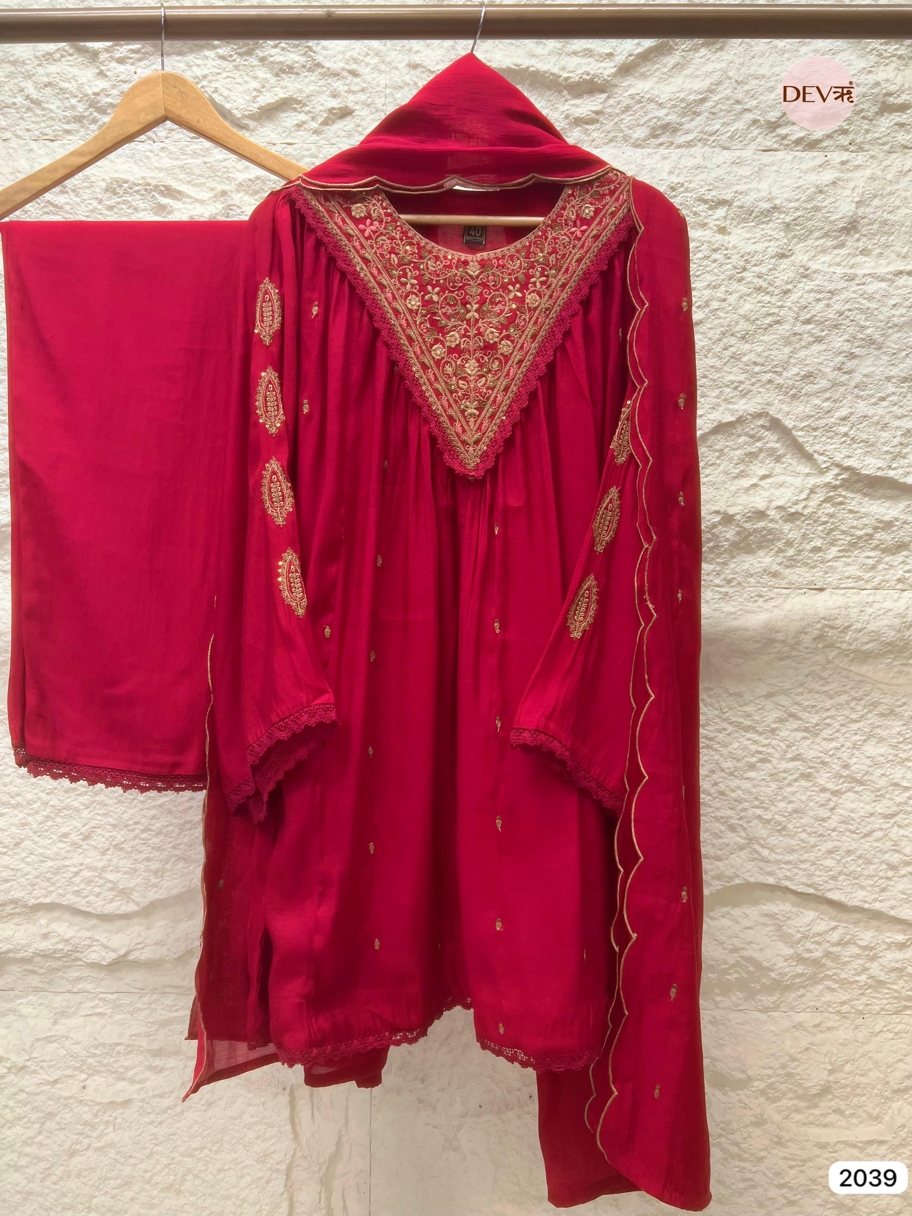 Vasundhra Mul Chanderi Embroidered Magenta 3-Piece Set (Devri – D.No 2039)