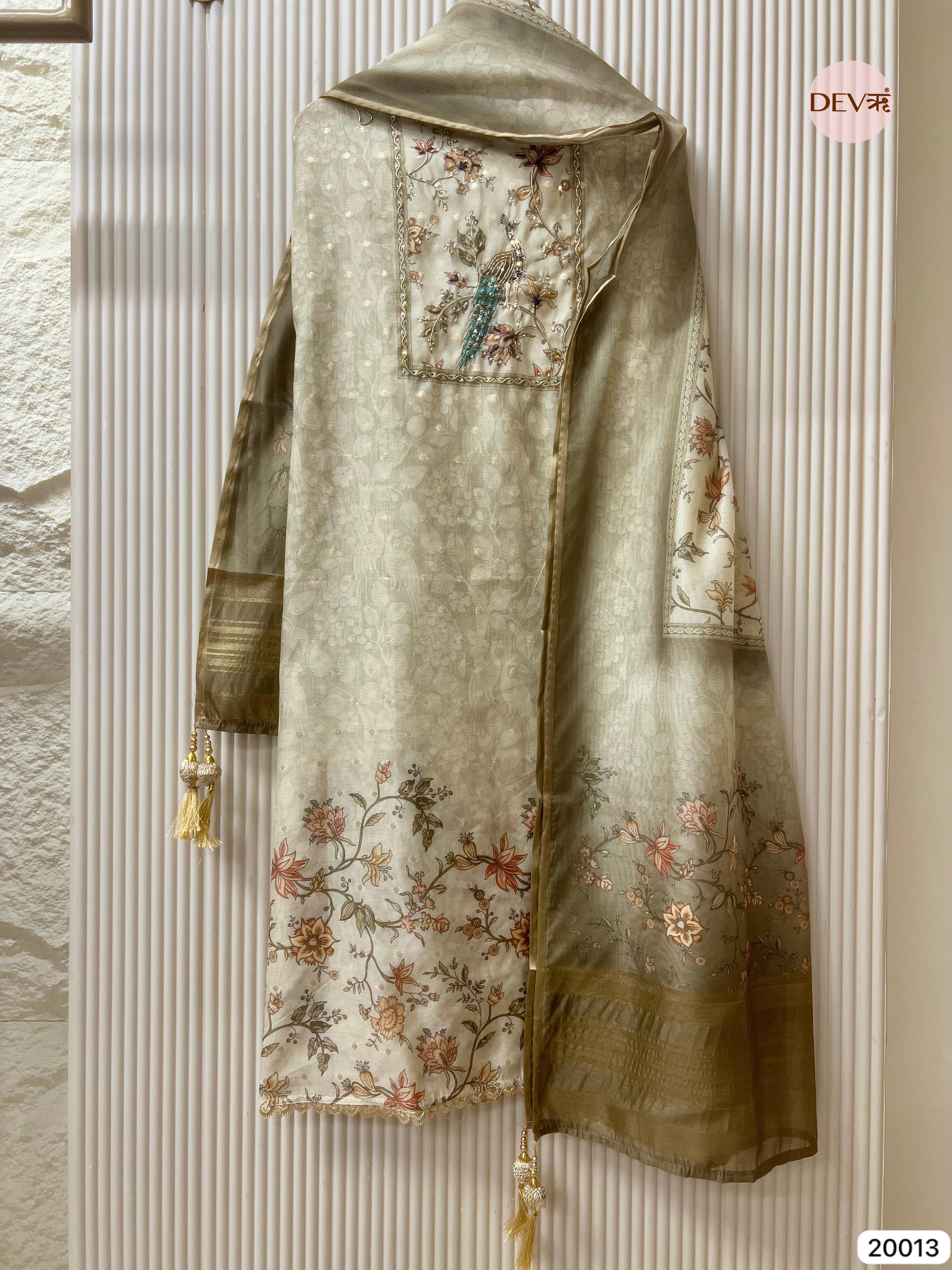 Off-White Pure Chanderi Hand Embroidered Unstitched 3-Piece Suit (Devri – D.No 20013)