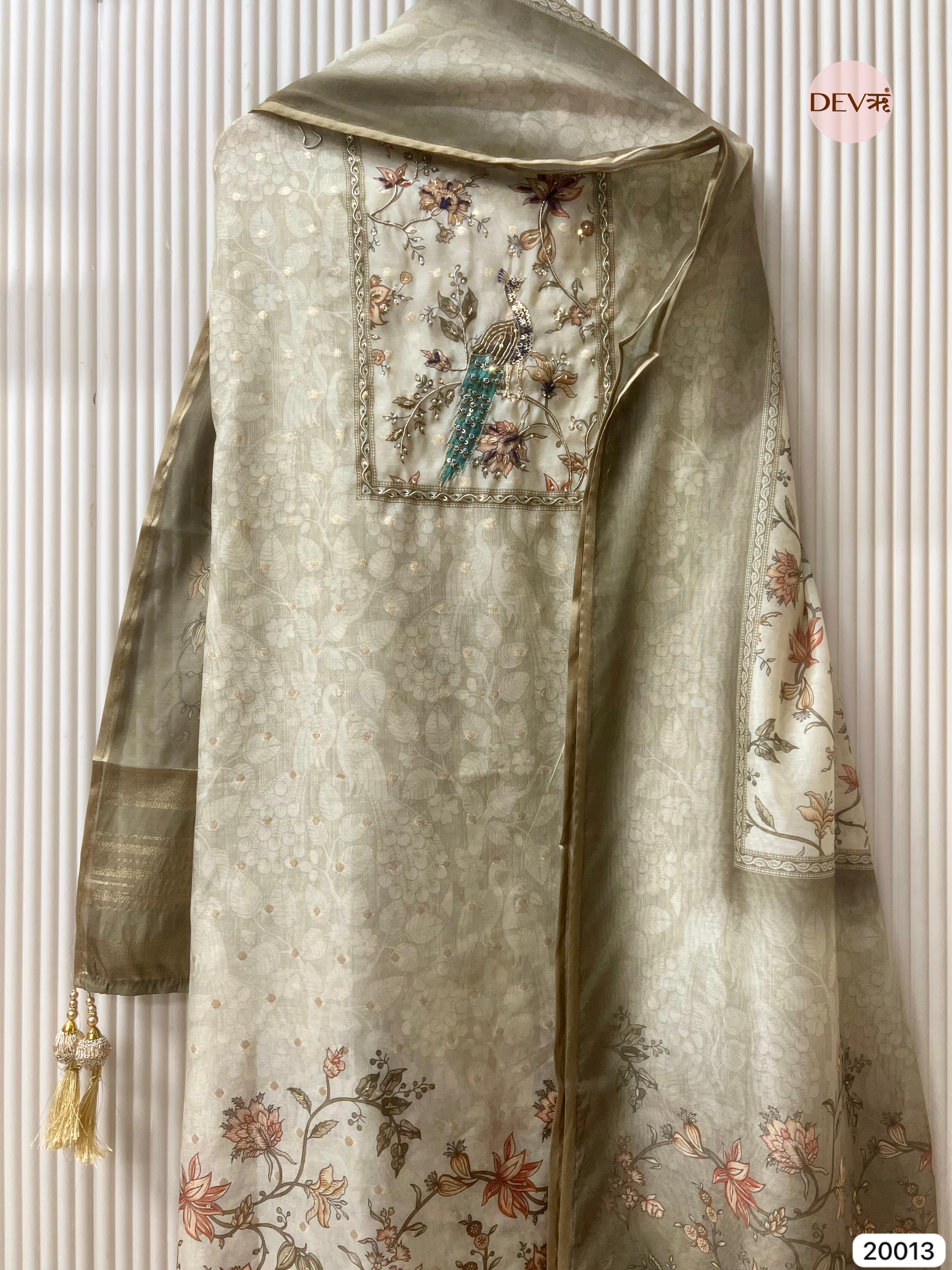 Off-White Pure Chanderi Hand Embroidered Unstitched 3-Piece Suit (Devri – D.No 20013)