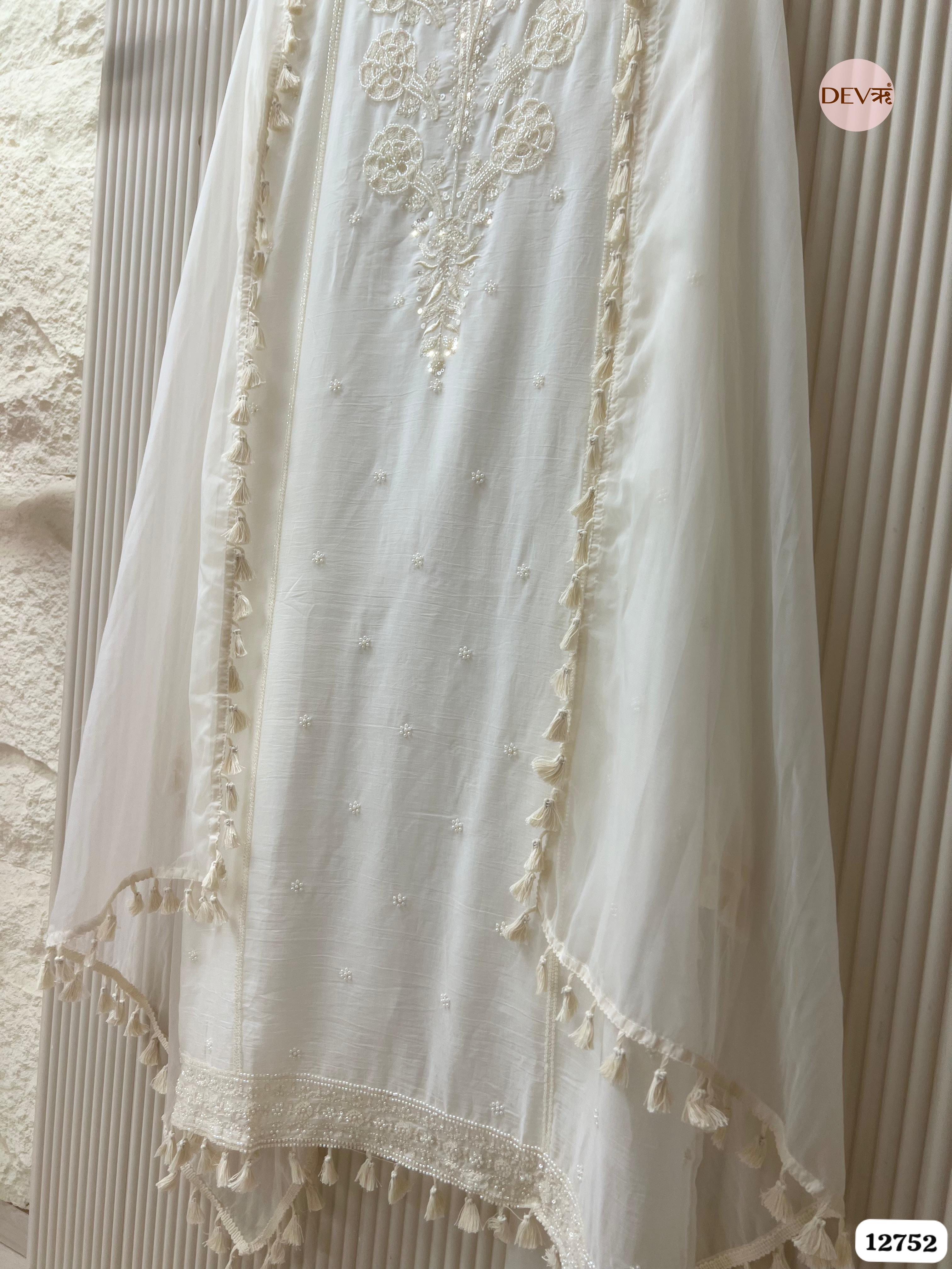 White Mul Cotton Embroidered Unstitched 3-Piece Suit (Devri – D.No 12752)