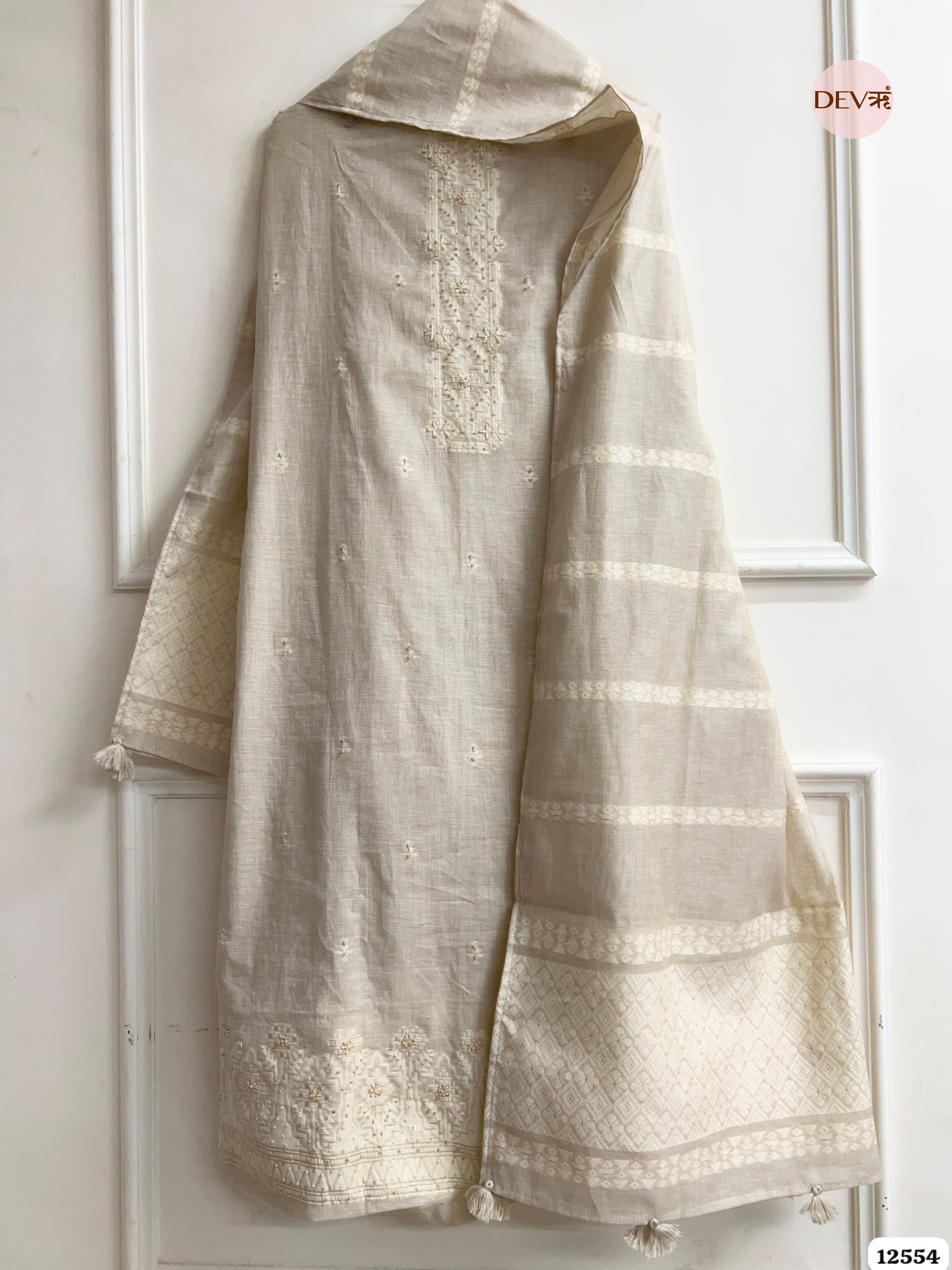 Ivory Mul Chanderi Embroidered Unstitched 3-Piece Suit (Devri – D.No 12554)