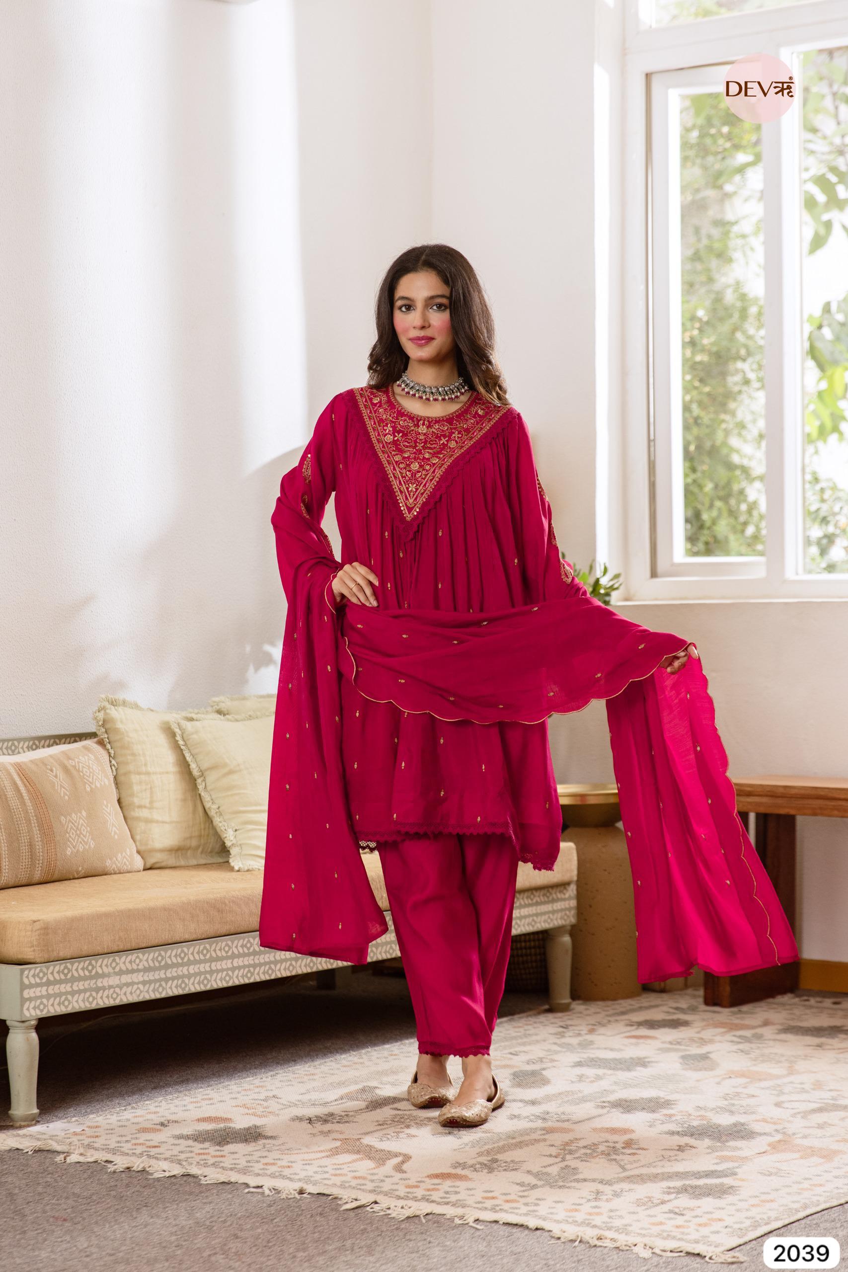 Vasundhra Mul Chanderi Embroidered Magenta 3-Piece Set (Devri – D.No 2039)