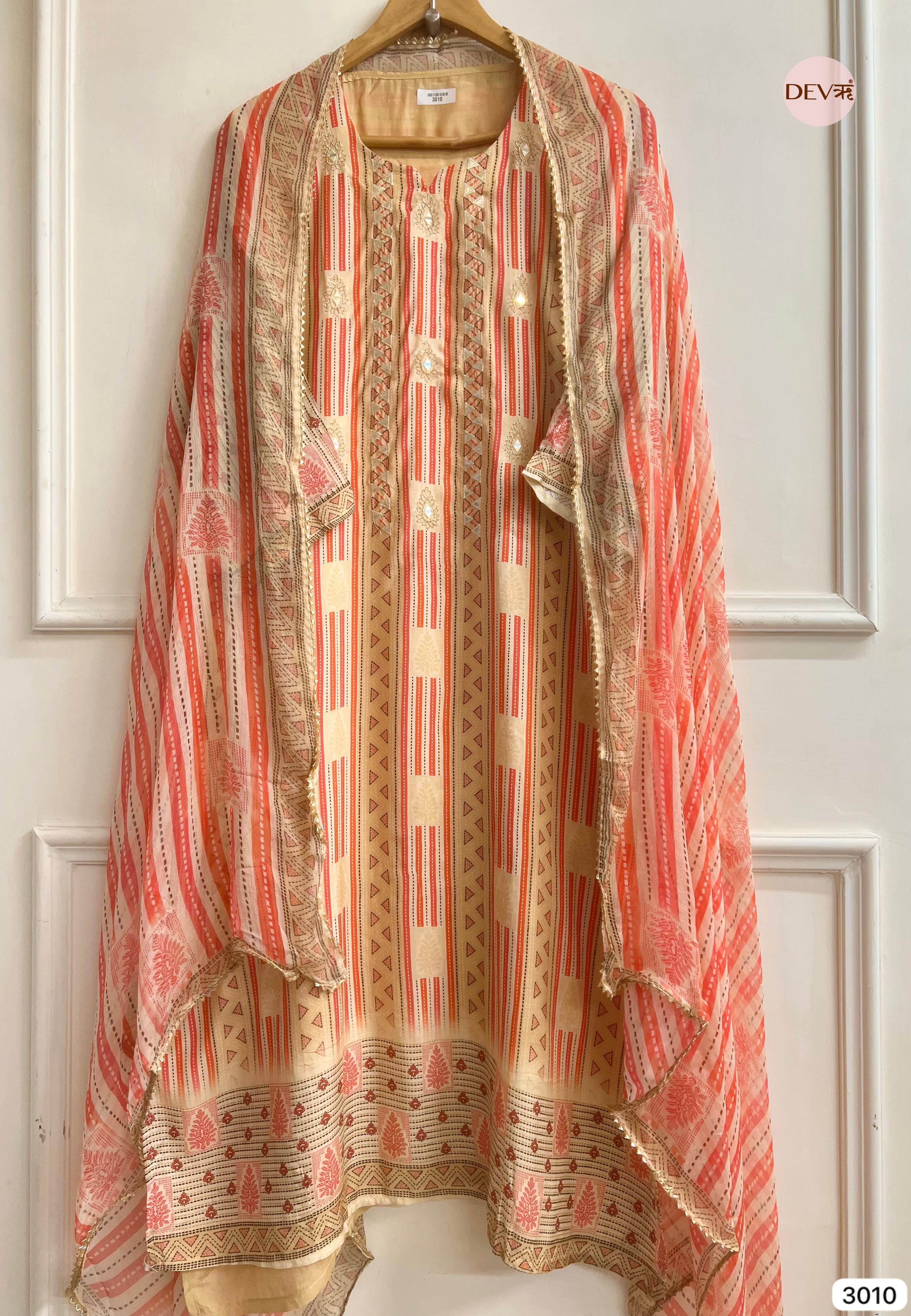 Peach Muslin Printed Unstitched 3-Piece Suit (Devri – D.No 3010)