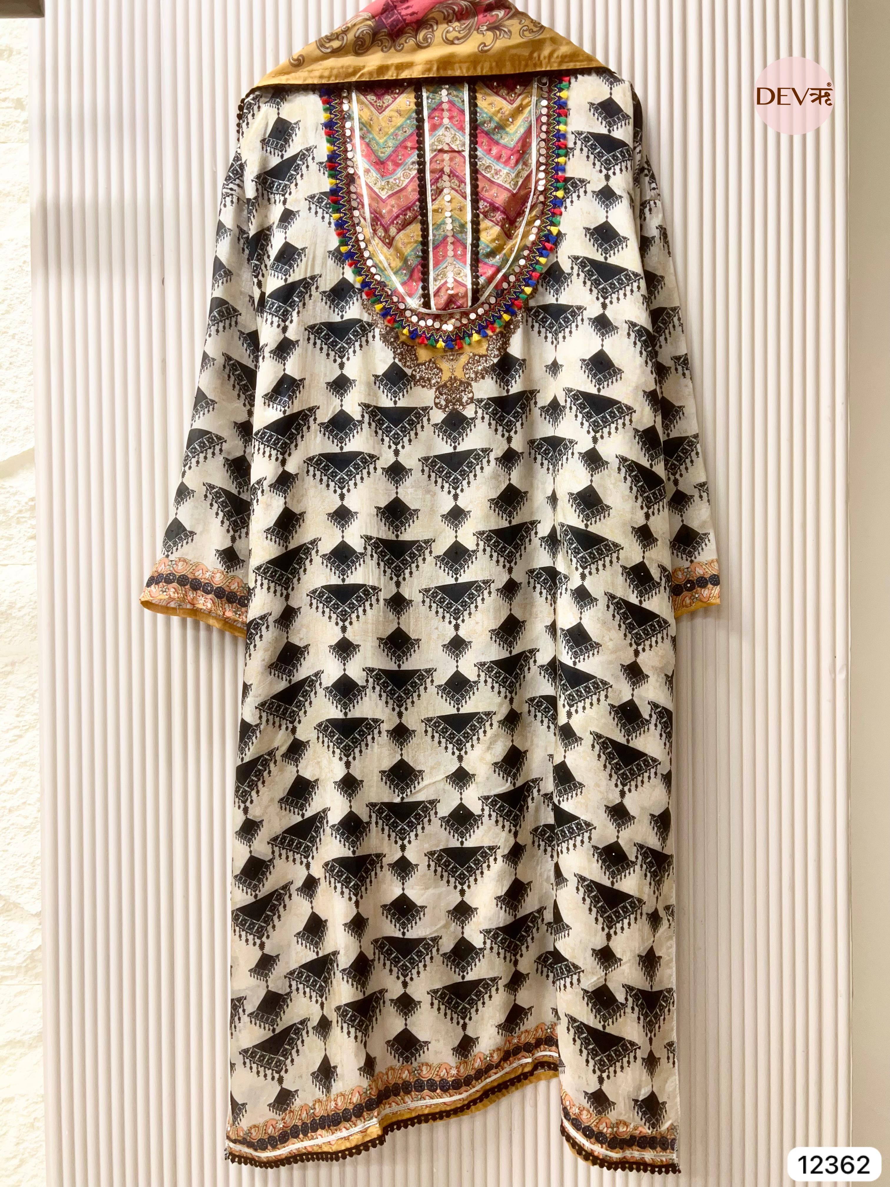 Ivory Multicolour Organza Silk Printed Unstitched 3-Piece Suit (Devri – D.No 12362)