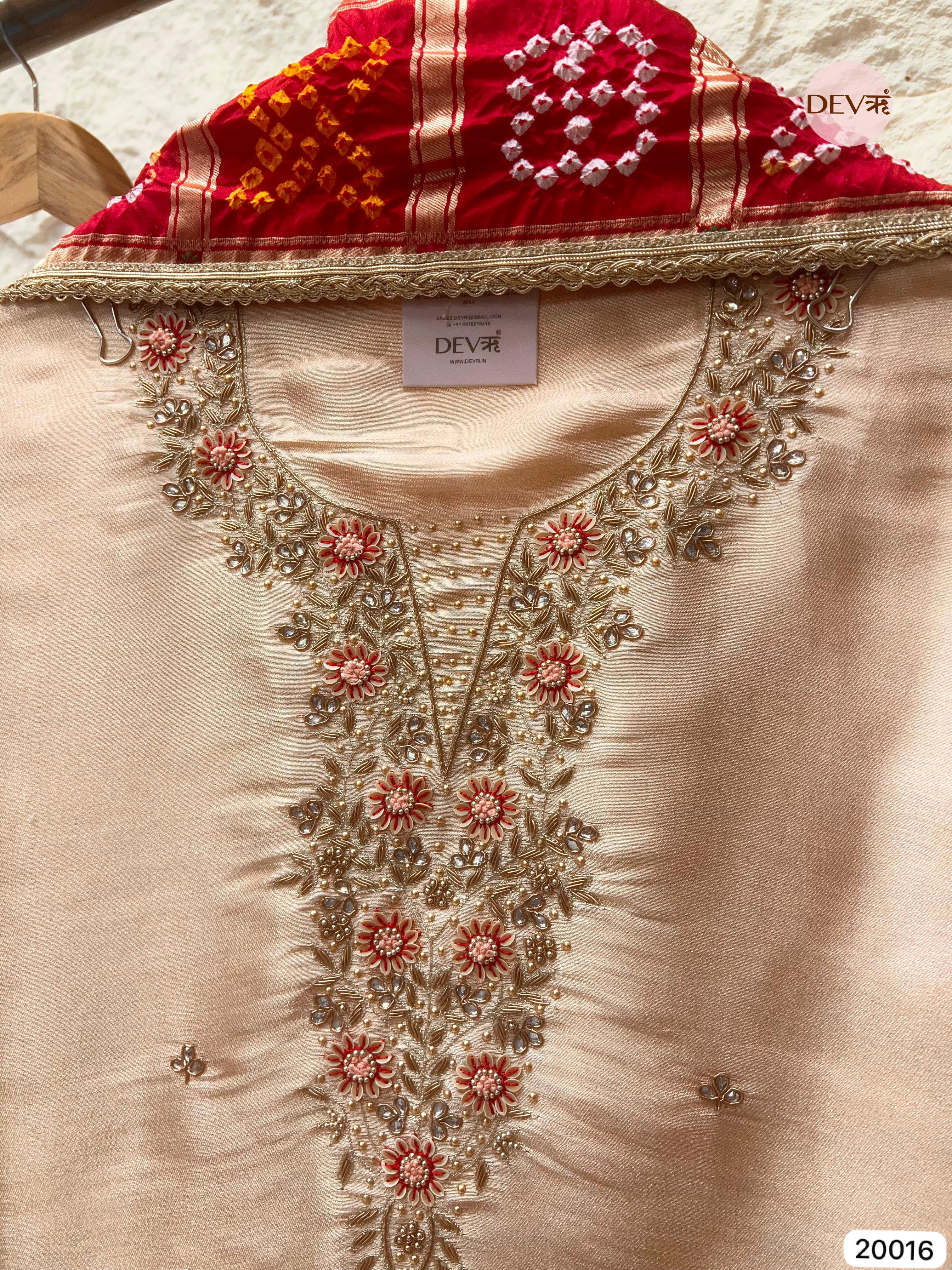 Ivory Giraffe Silk Embroidered Unstitched 3-Piece Suit (Devri – D.No 20016)