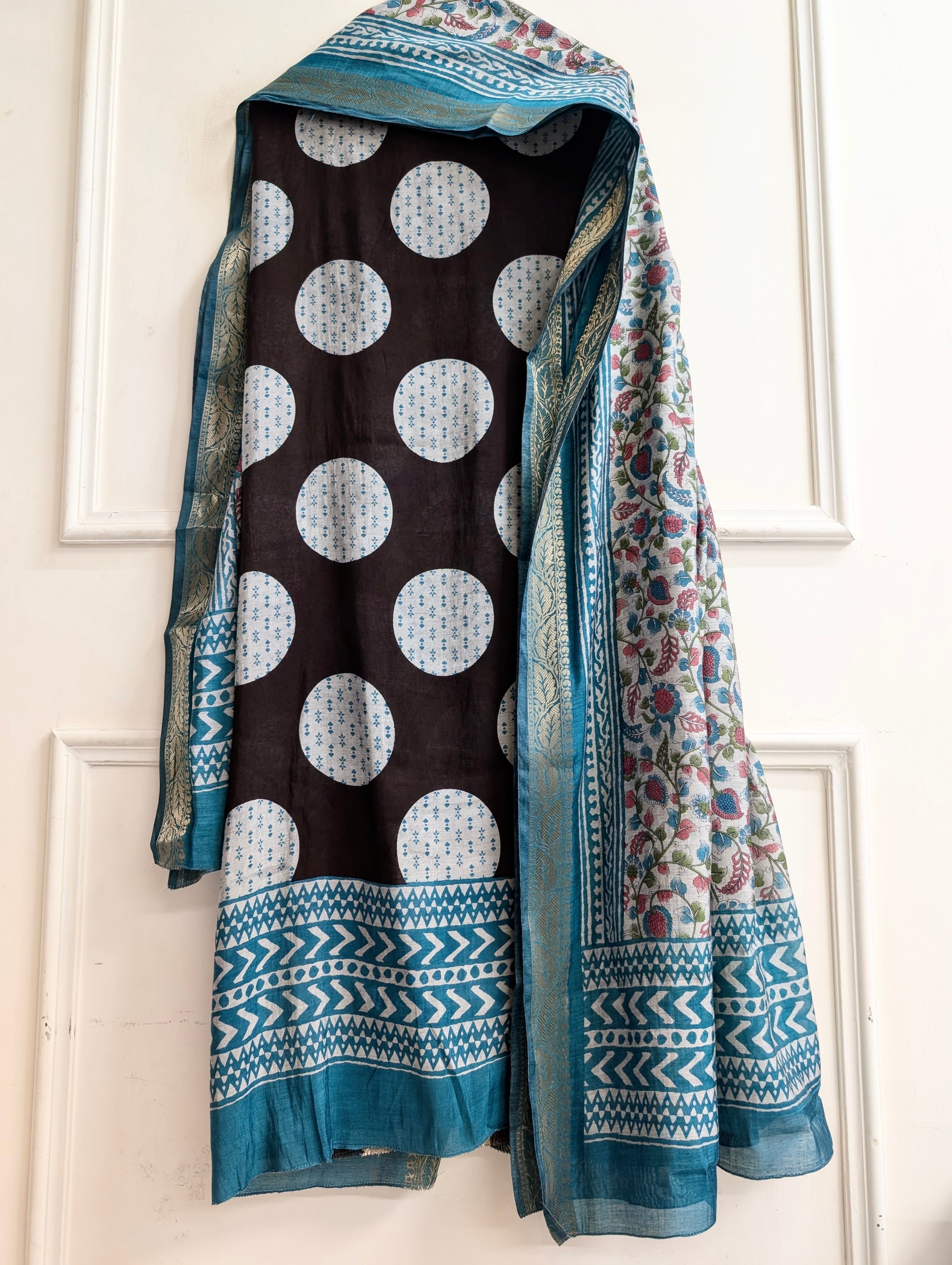 Black Maheshwari Silk Printed Unstitched 3-Piece Suit (Devri – D.No 13618)