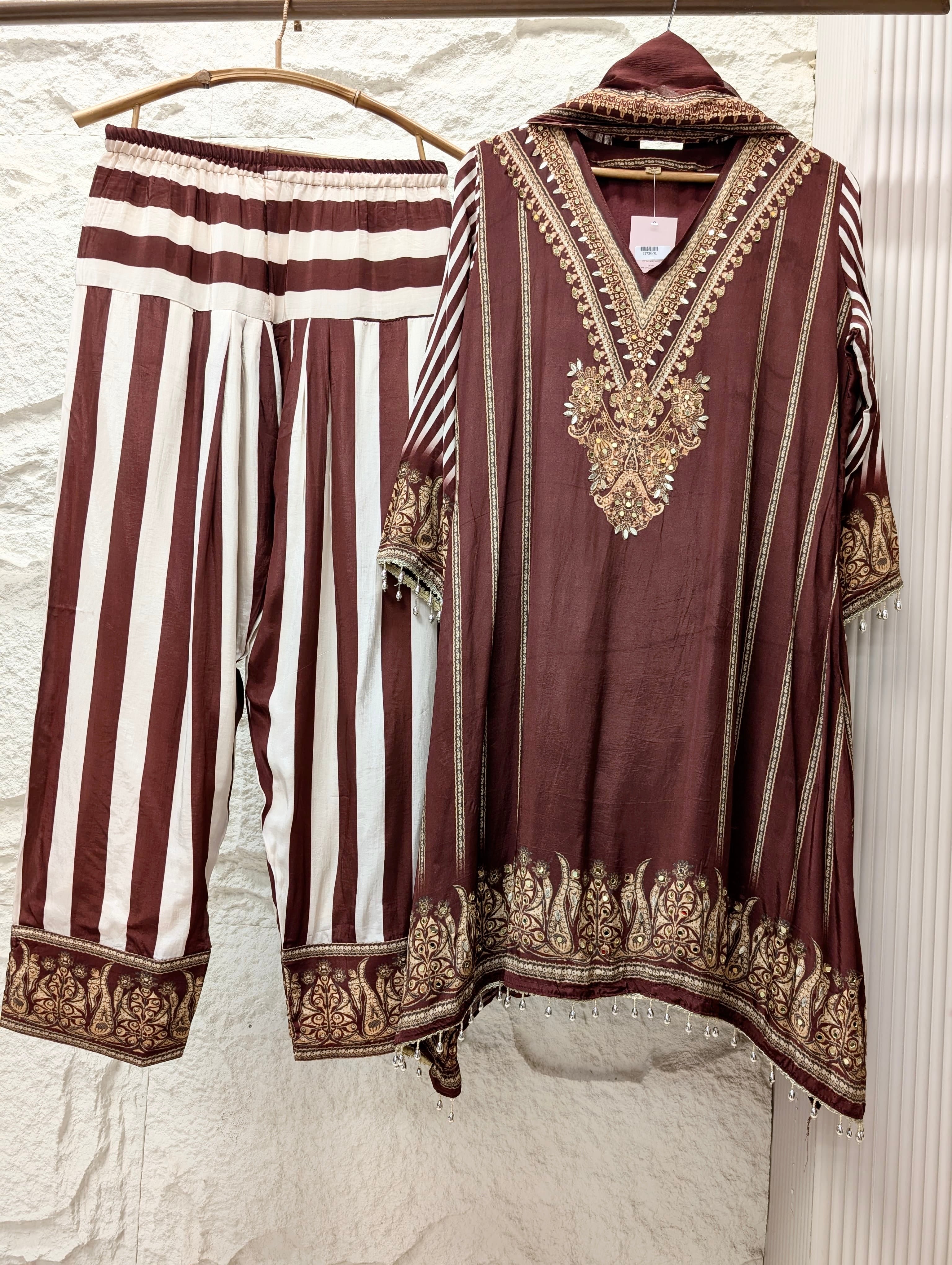 Meher Crepe Embroidered Maroon 3-Piece Set (Devri – D.No 13724)