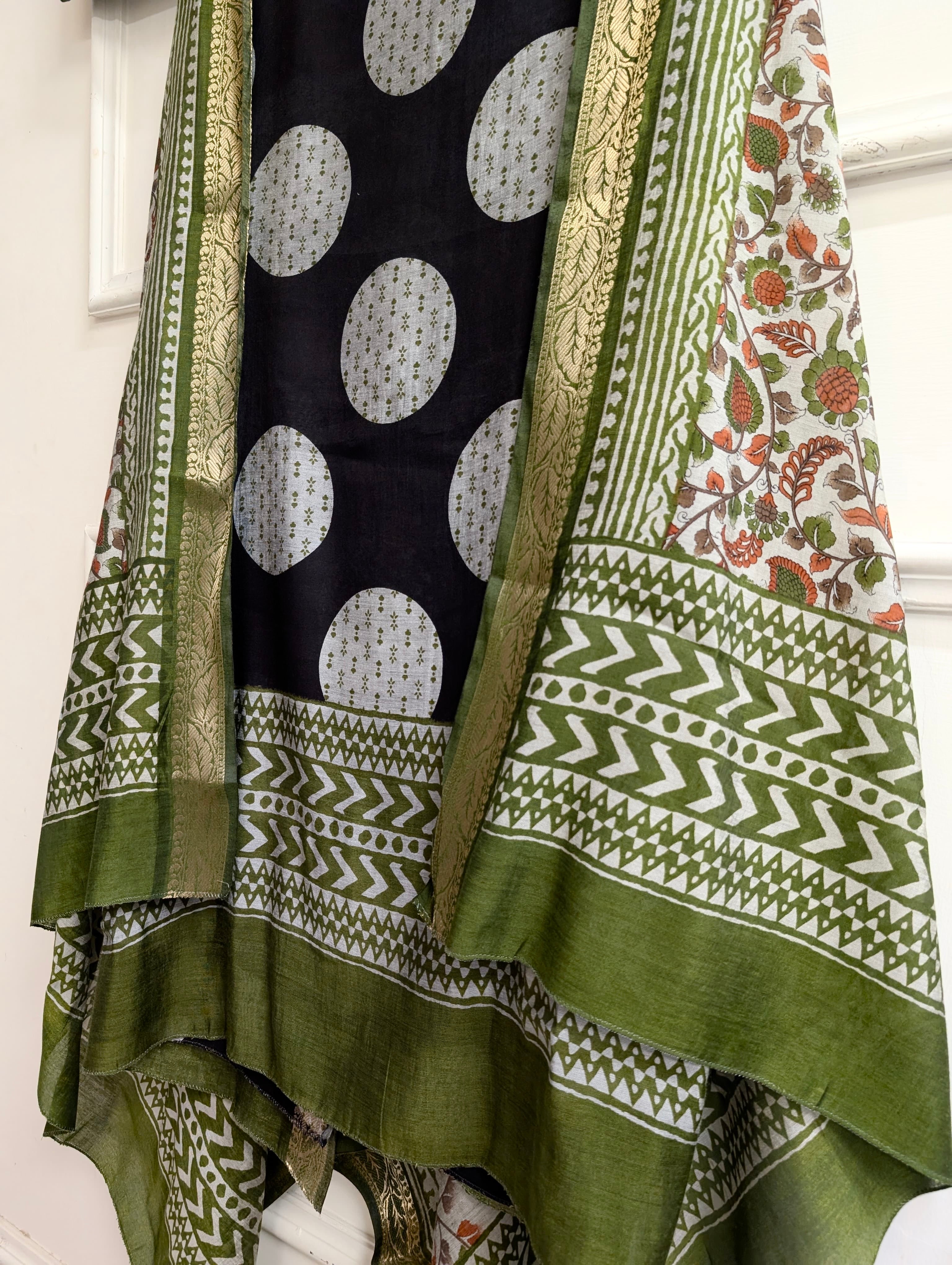 Black Maheshwari Silk Printed Unstitched 3-Piece Suit (Devri – D.No 13619)