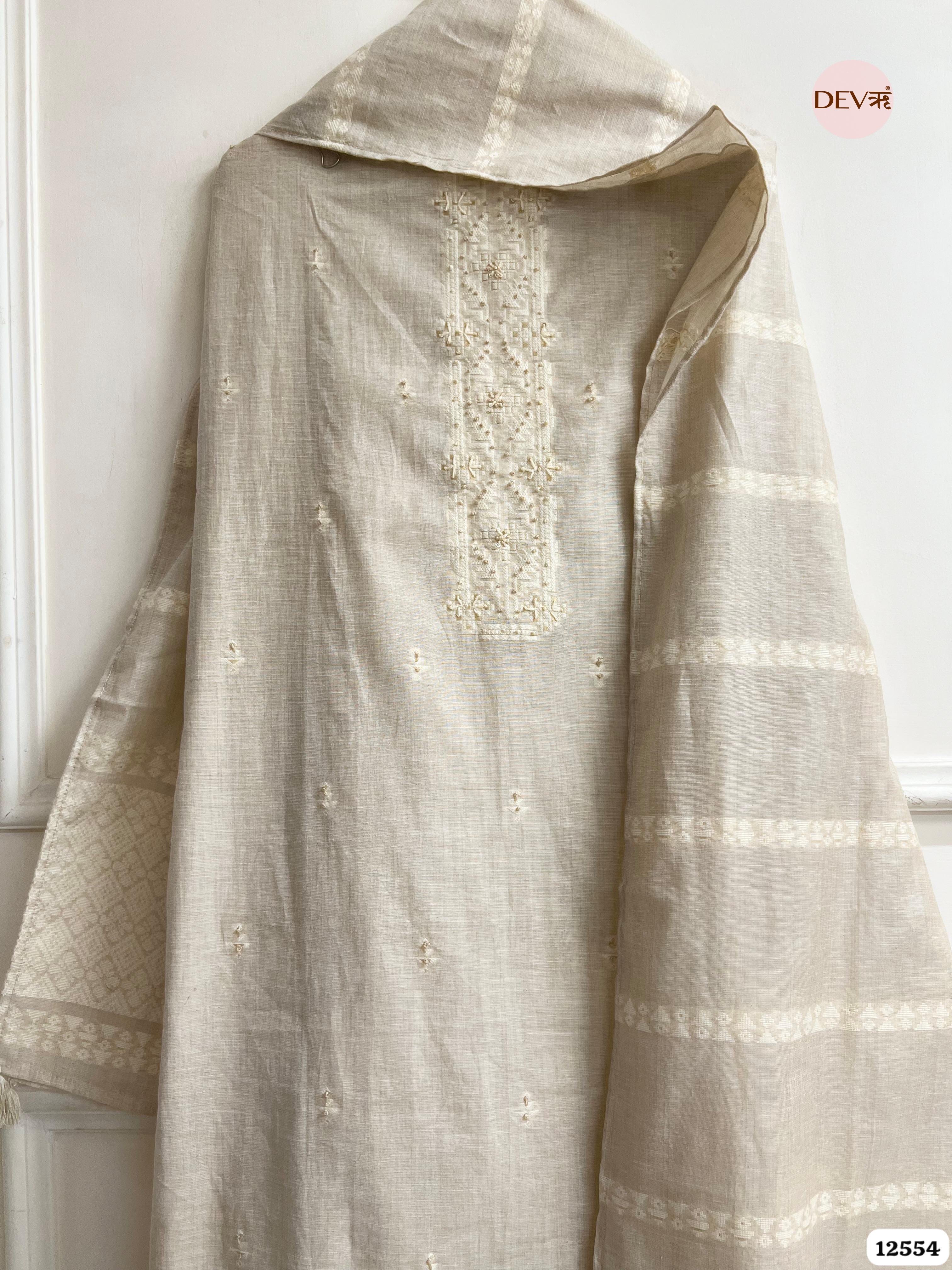 Ivory Mul Chanderi Embroidered Unstitched 3-Piece Suit (Devri – D.No 12554)