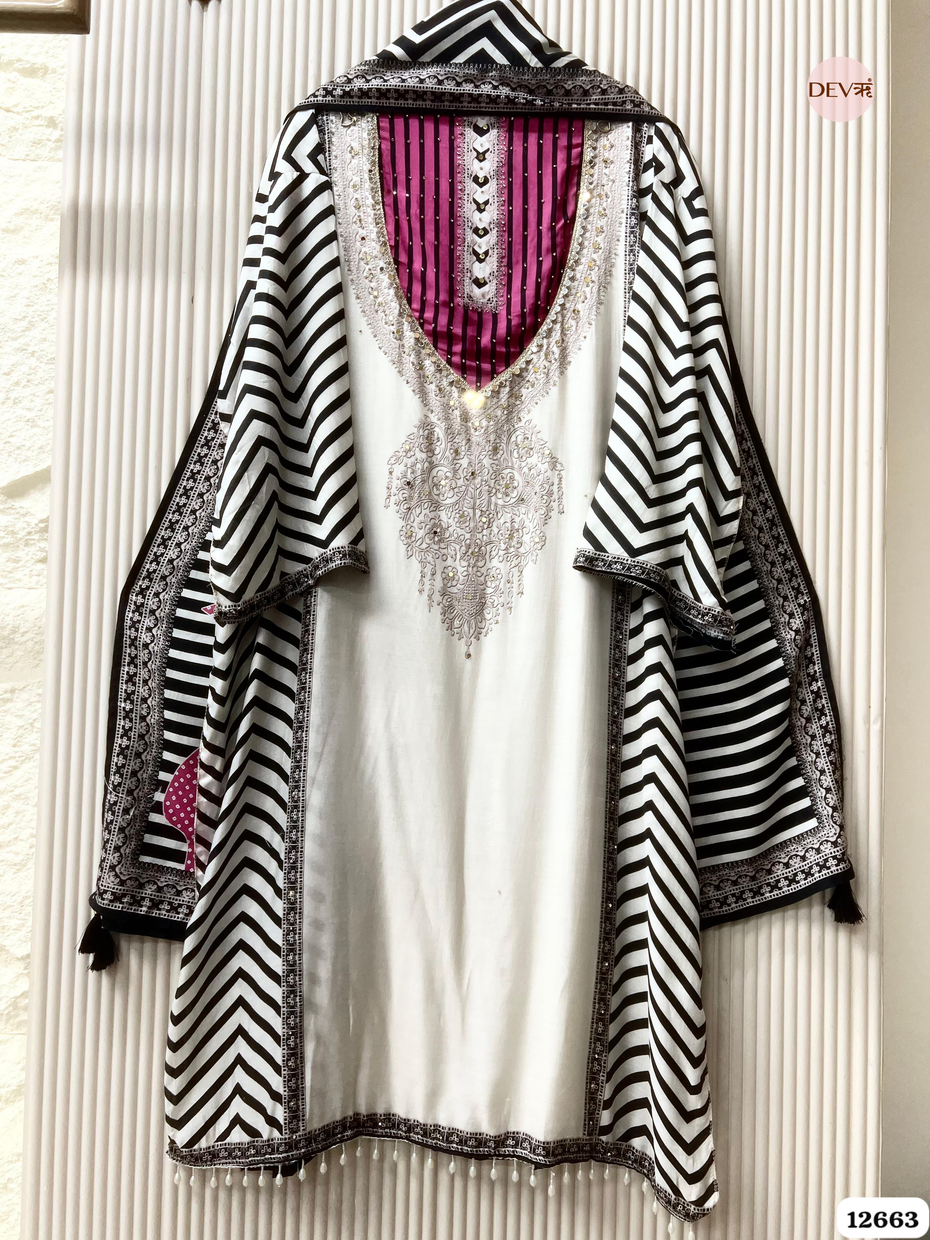 Ivory & Magenta Muslin Printed Unstitched 3-Piece Suit (Devri – D.No.12663)